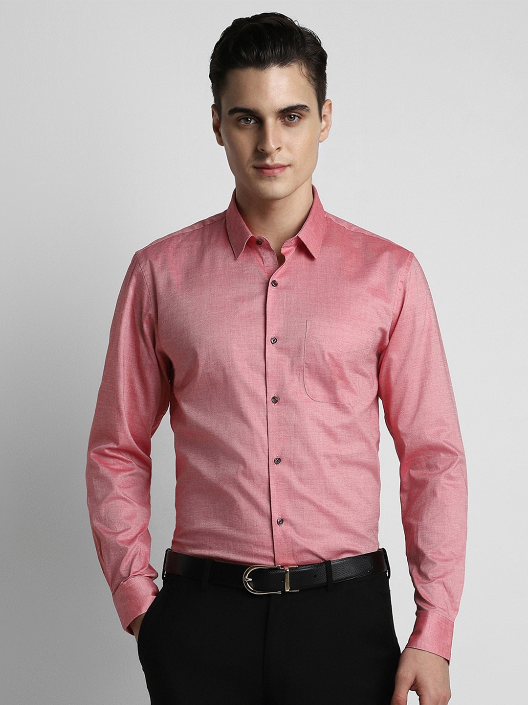 

Peter England Men Pink Solid Slim Fit Pure Cotton Formal Shirt