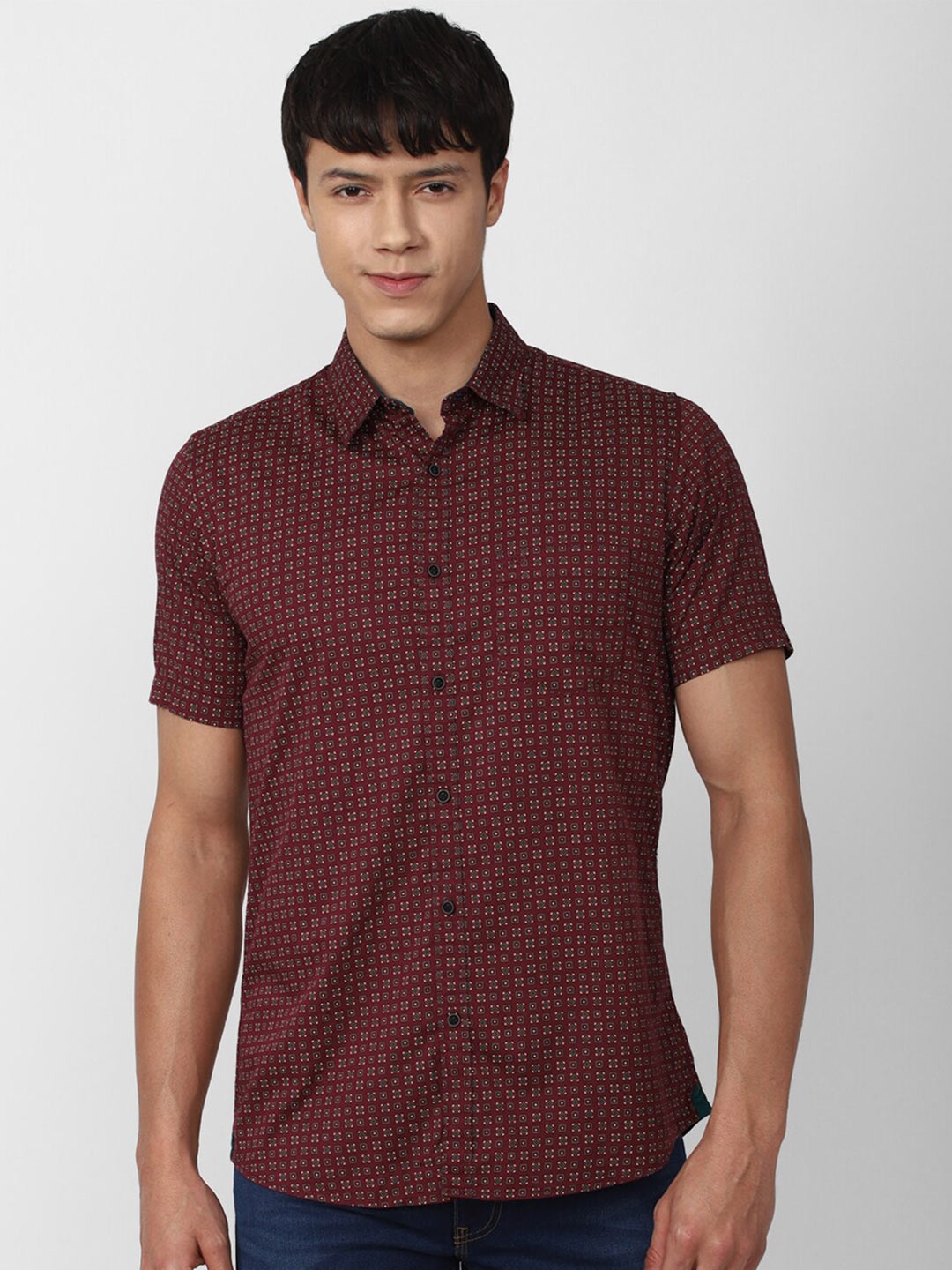 

Peter England Casuals Men Slim Fit Printed Pure Cotton Casual Shirt, Maroon