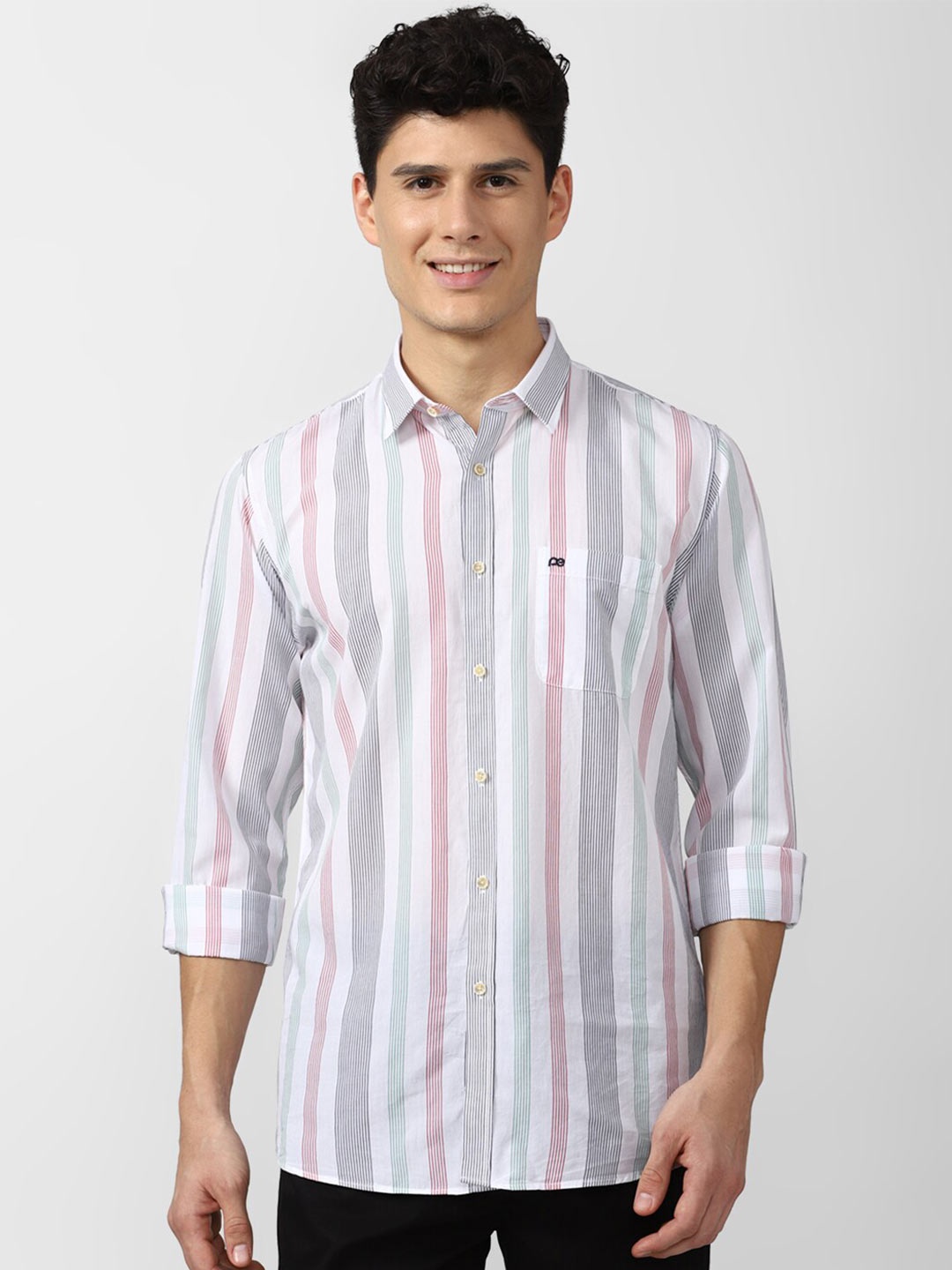 

Peter England Casuals Men White Slim Fit Striped Casual Shirt