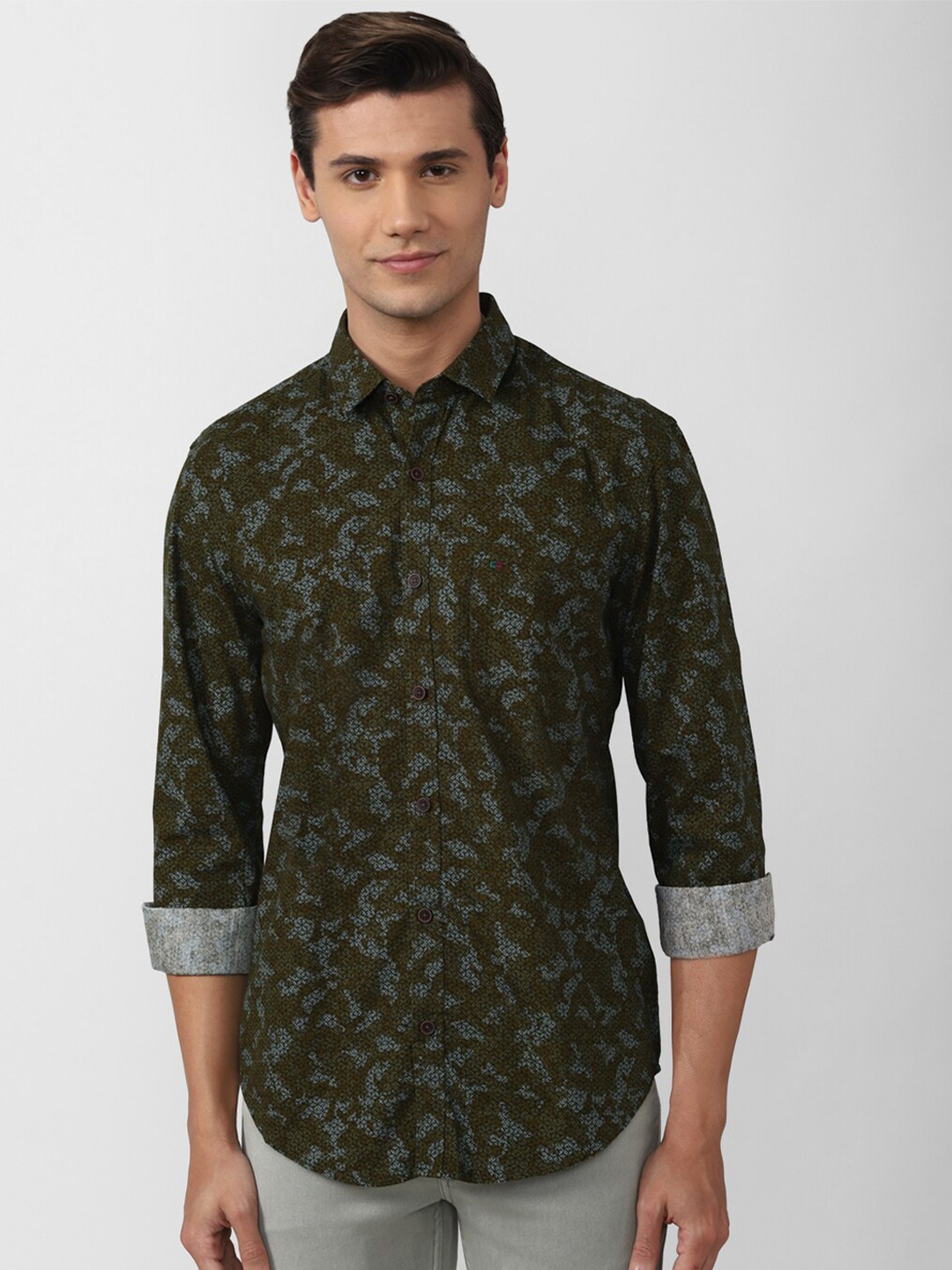 

Peter England Casuals Men Green Slim Fit Printed Pure Cotton Casual Shirt