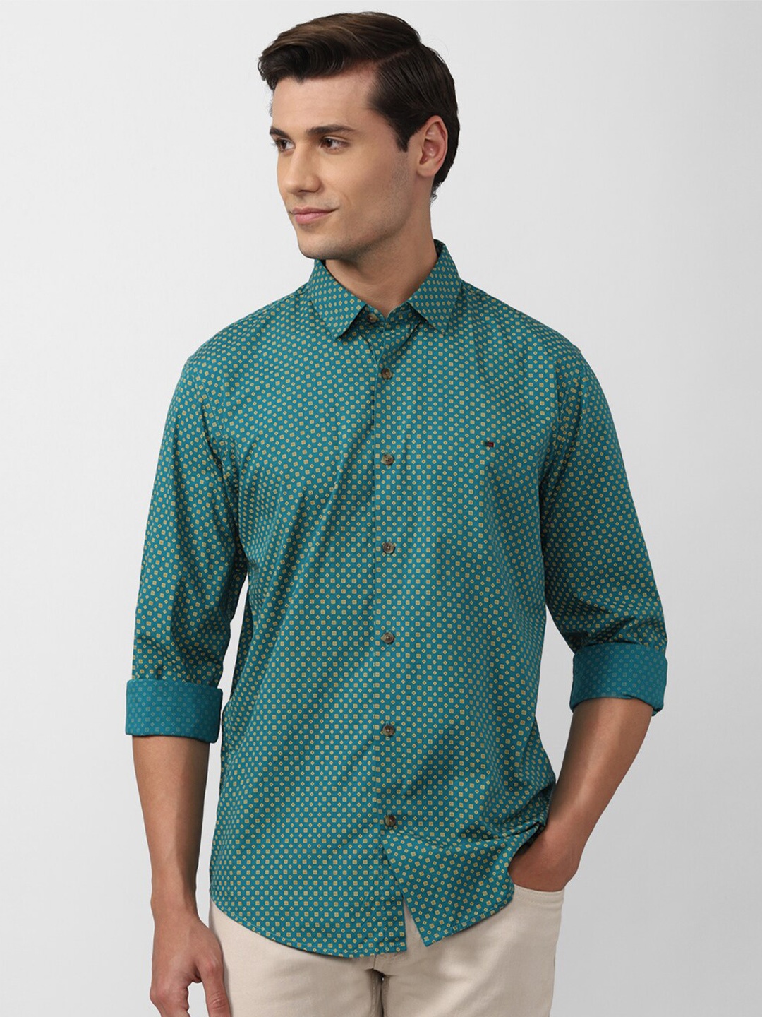 

Peter England Casuals Men Slim Fit Printed Pure Cotton Casual Shirt, Blue