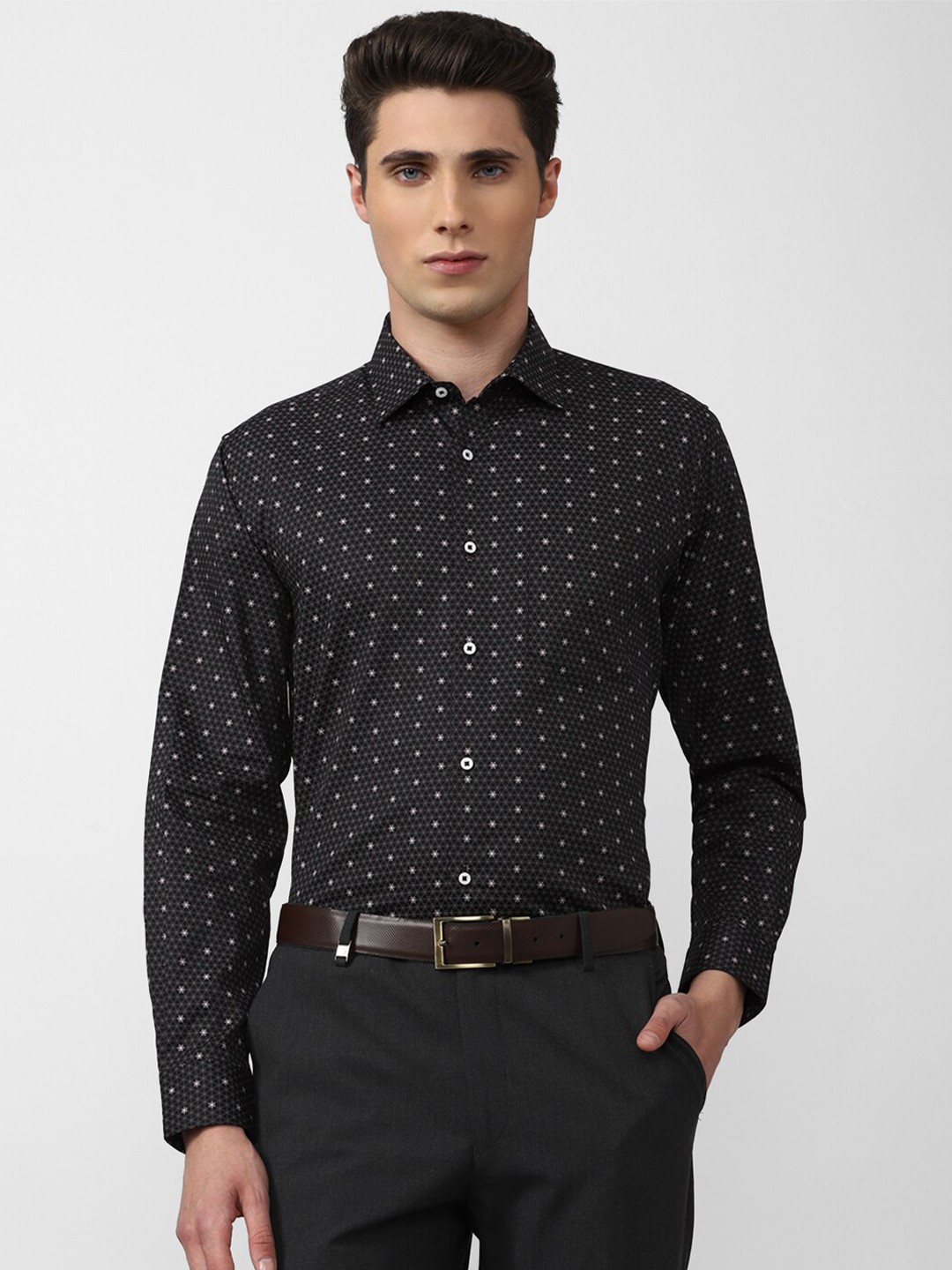 

Van Heusen Men Printed Pure Cotton Formal Shirt, Black