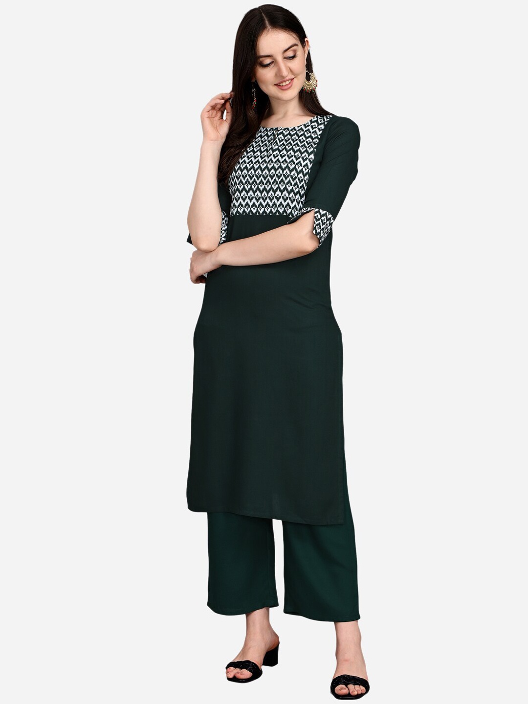 

KALINI Geometric Yoke Design Straight Cotton Kurta, Green