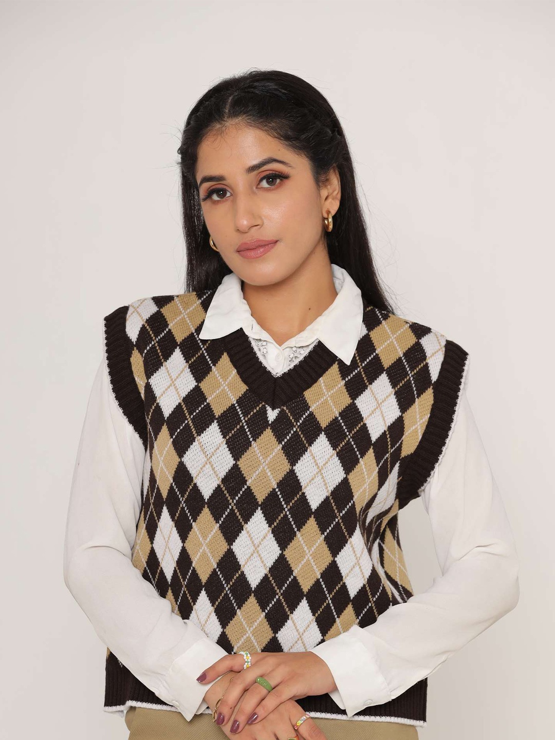 

KASMA Women Black & Beige Printed Sweater Vest