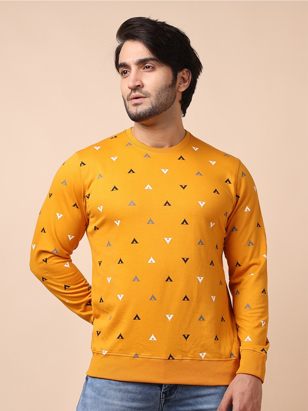 

berry blues Men Mustard Printed Cotton Sweatshirt