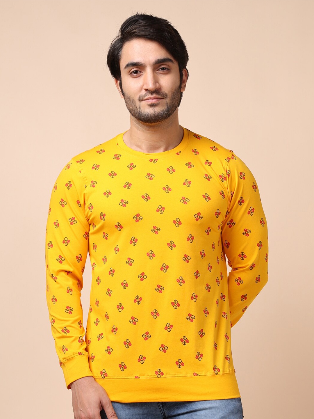

berry blues Men Yellow Printed Cotton Sweatshirt