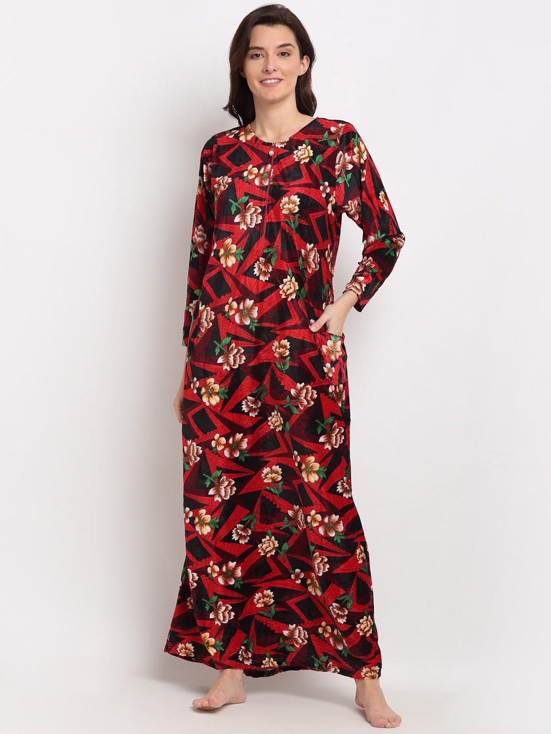 

GRACIT Black & Red Printed Maxi Nightdress