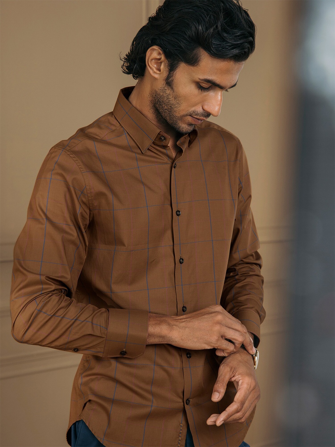 

Andamen Men Comfort Slim Fit Checked Casual Shirt, Coffee brown