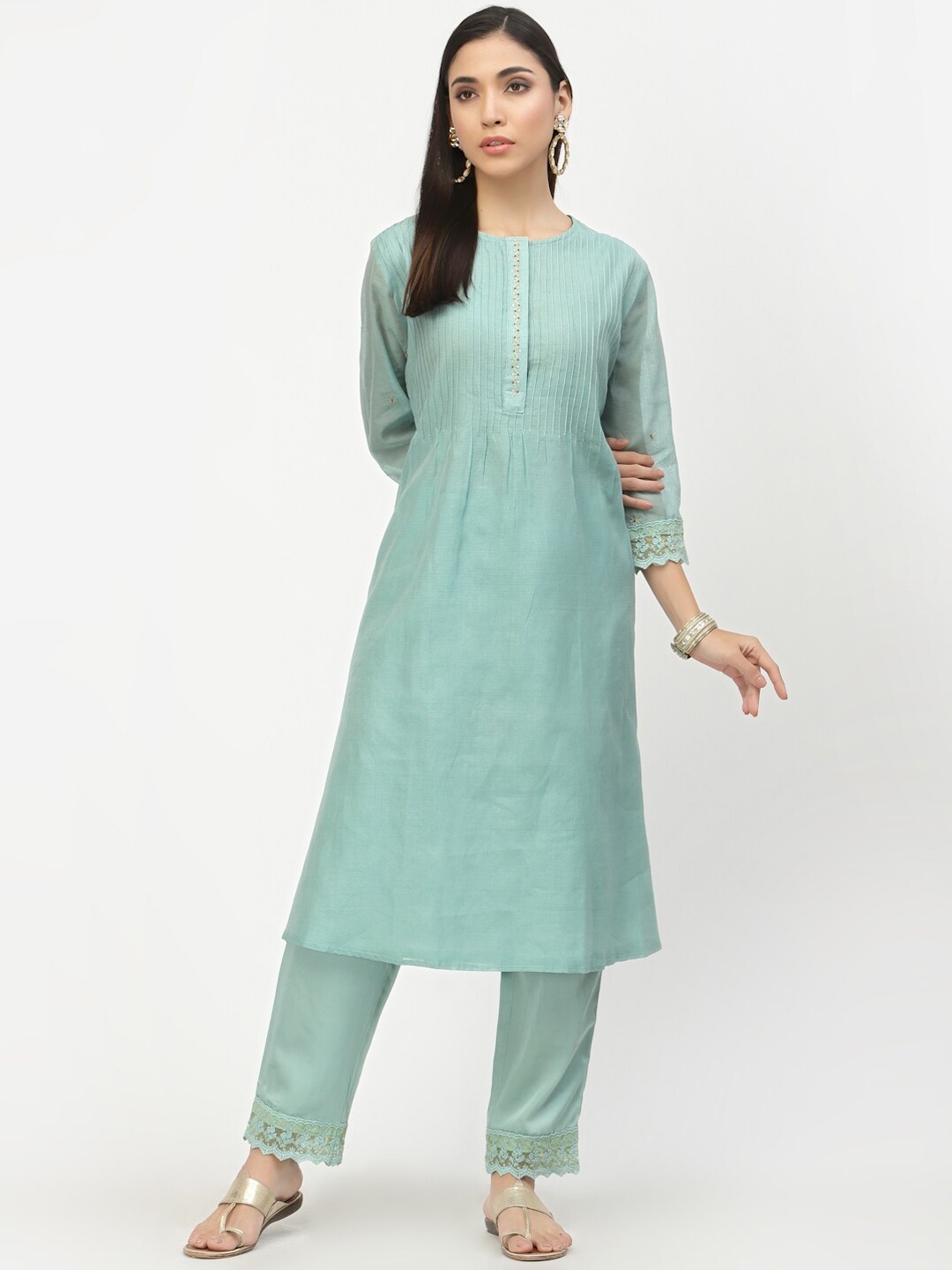 

DART STUDIO Women Green Zardozi Chanderi Silk Kurta with Trousers