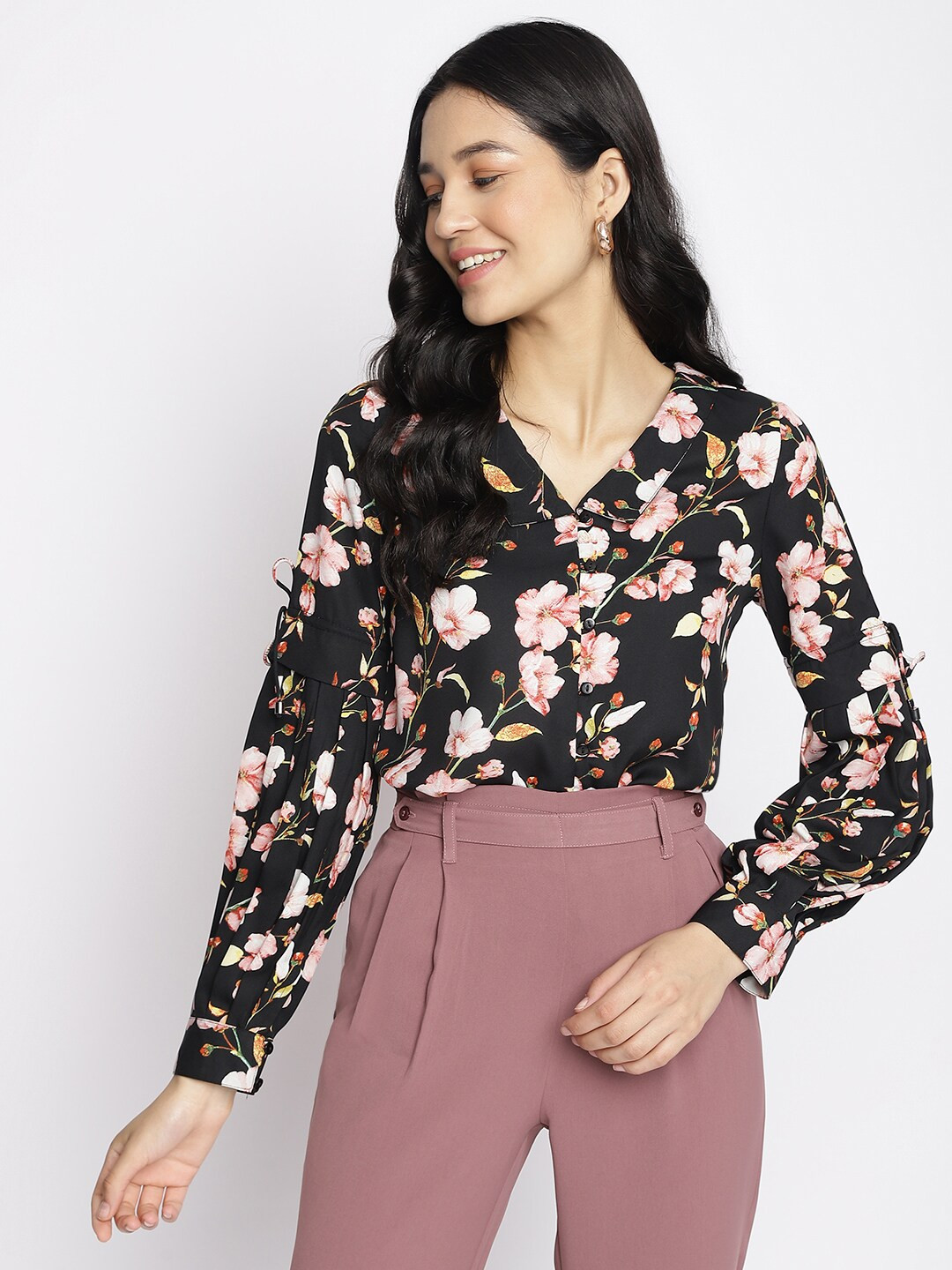 

Latin Quarters Women Black & Pink Floral Print Top