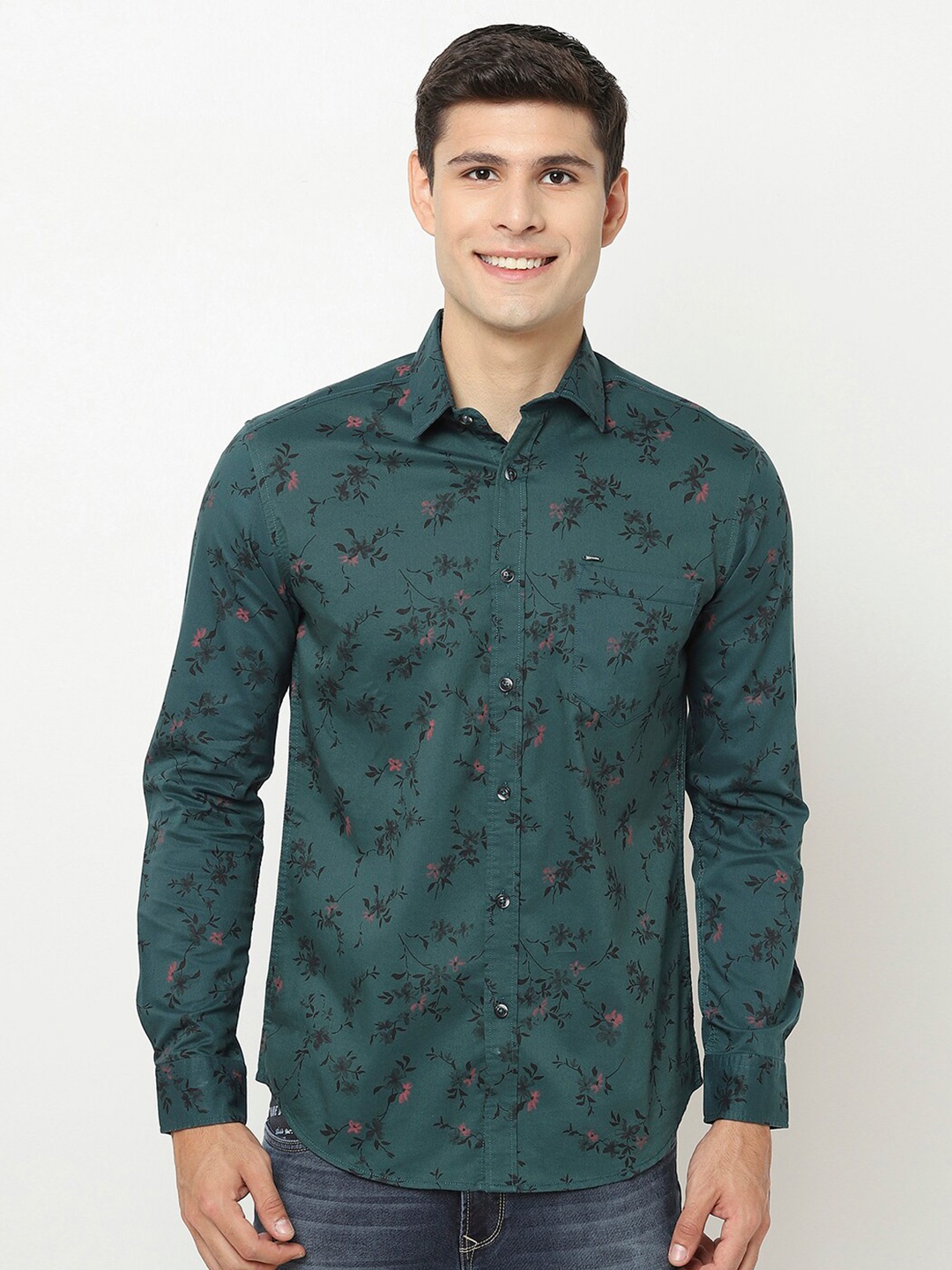 

Blue Buddha Men Green Floral Printed Cotton Casual Shirt