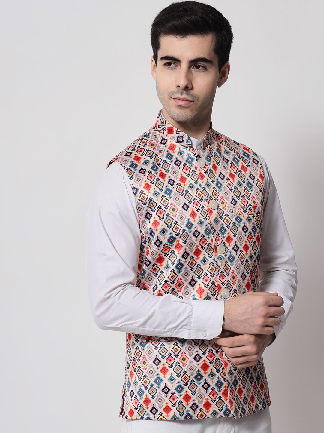 

Vastraa Fusion Men Beige & Red Printed Nehru Jacket
