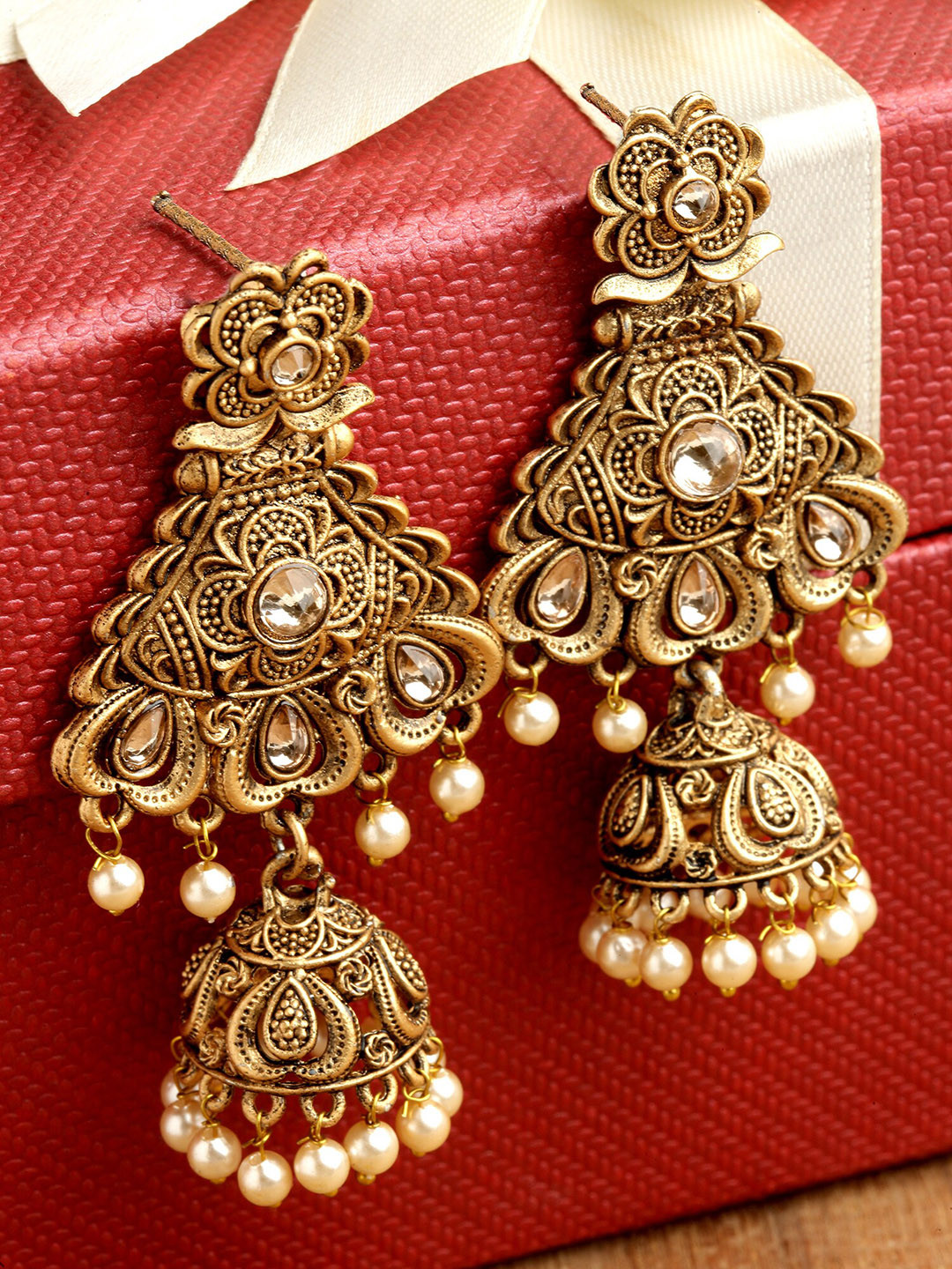 

KARATCART Women Gold-Plated Dome Shaped Jhumkas Earrings, White