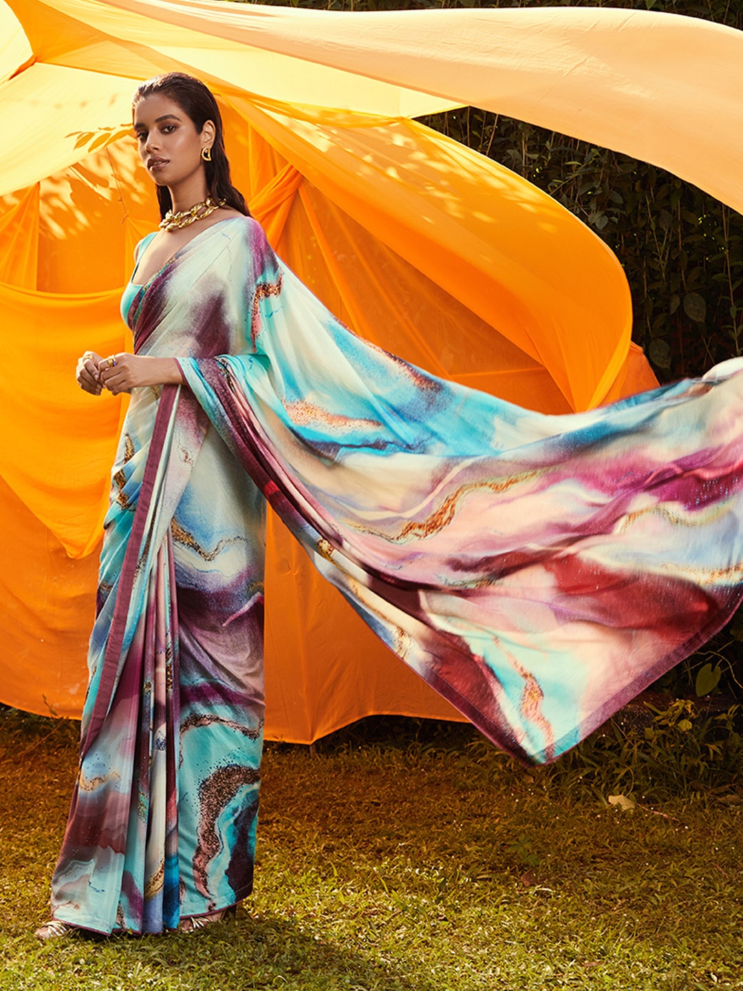 

navyasa Blue & Pink Abstract Printed Saree