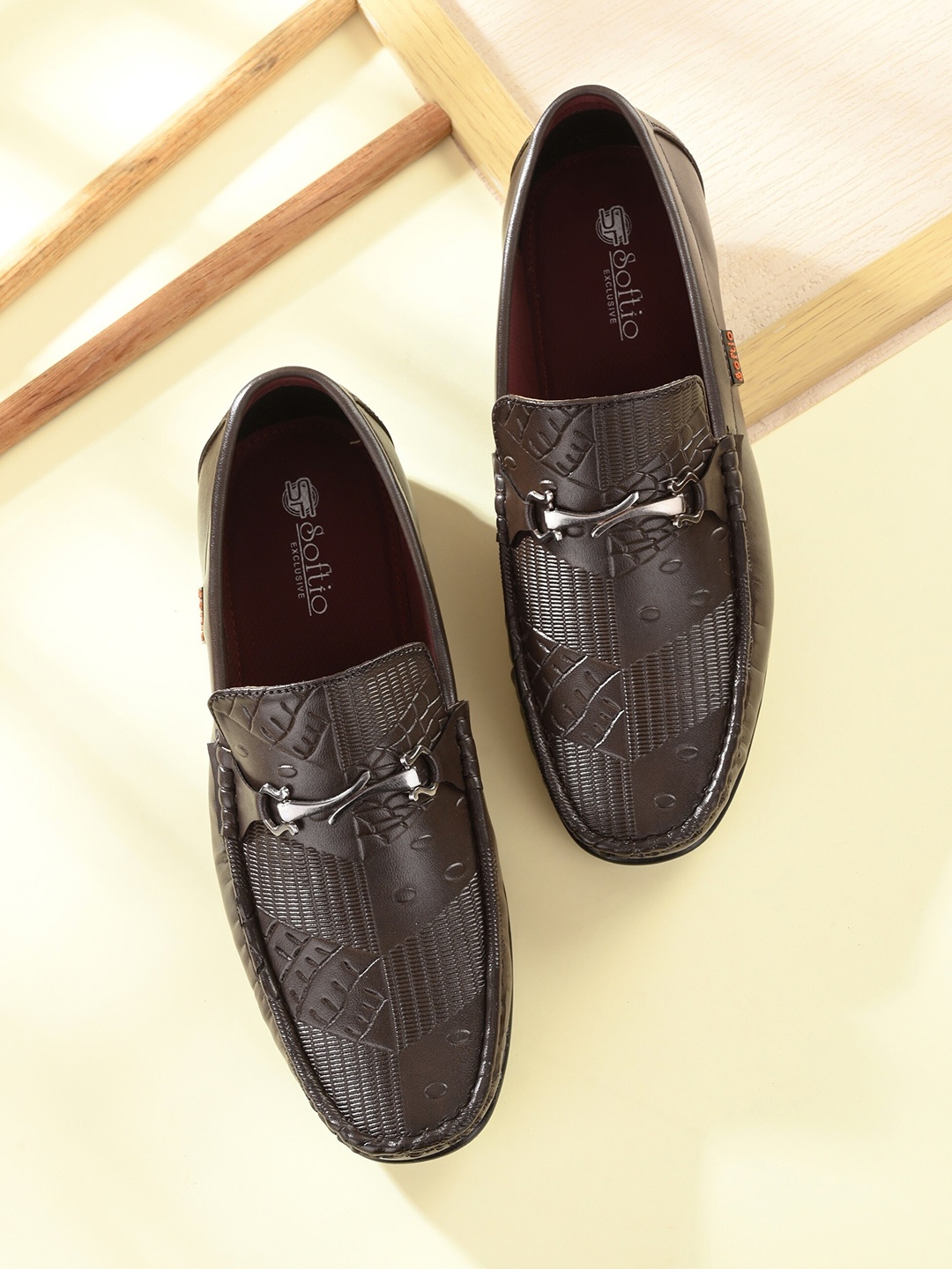 

SOFTIO Men Brown Textured Loafers