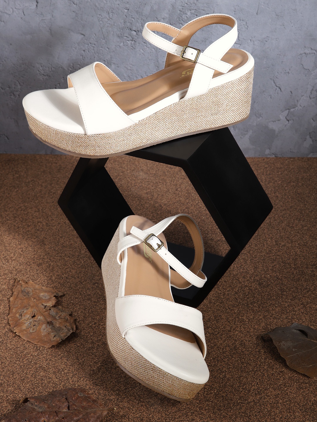 

Roadster Women Flatform Heels, White