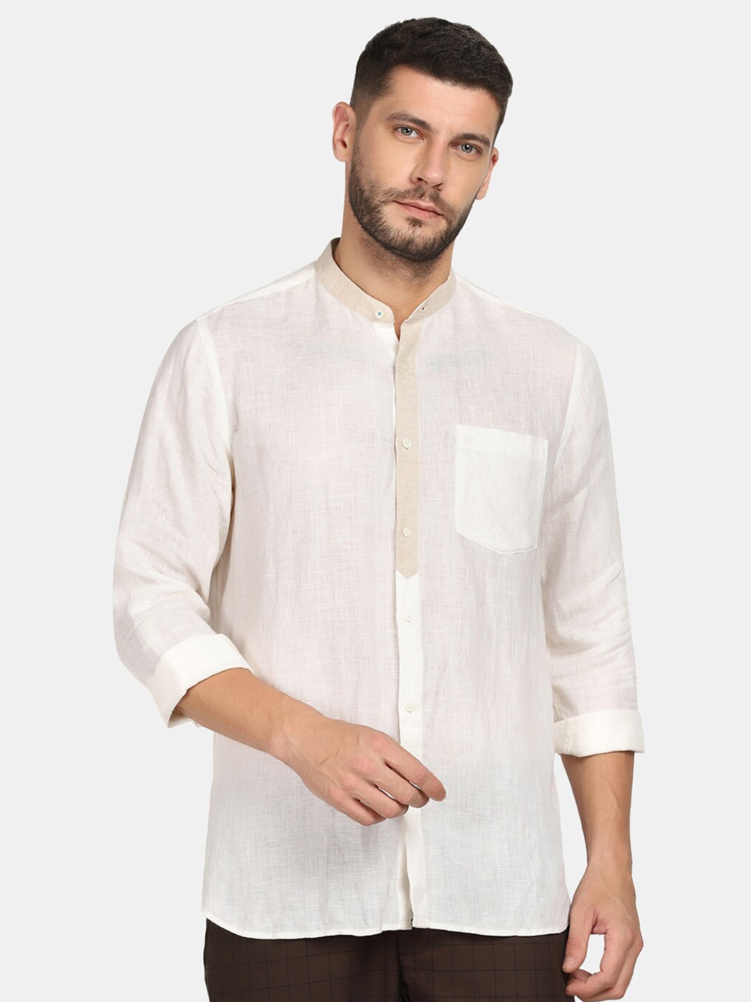 

Blackberrys Men Off White Linen Solid Slim Fit Casual Shirt