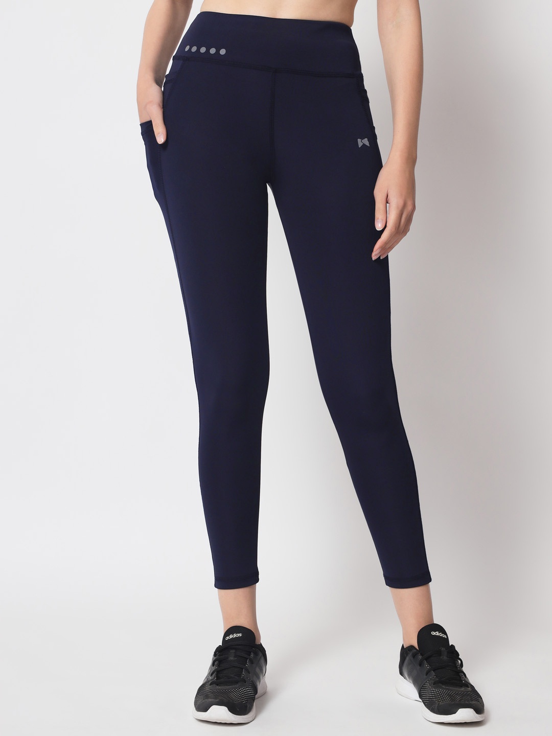 

MUSCLE TORQUE Women Navy Blue Solid Training & Gym Tights