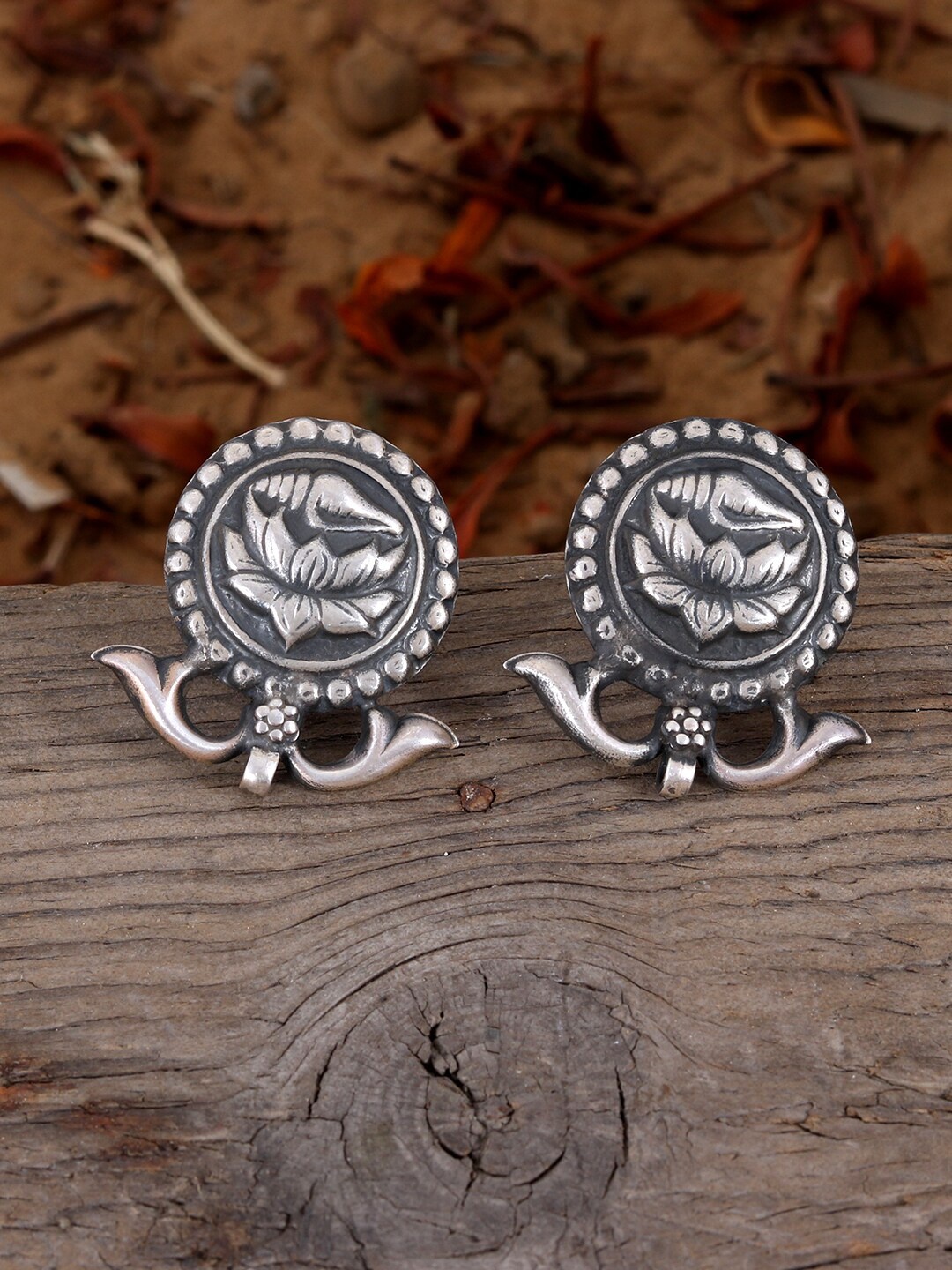 

Silvermerc 925 Silver-Toned Circular Studs Earrings