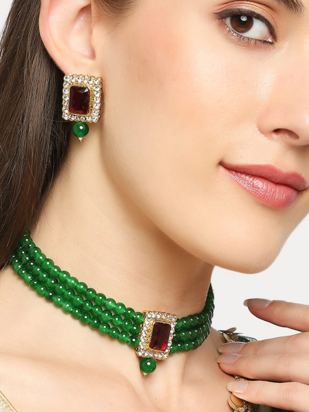 

OOMPH Gold-Toned Green Kundan Studded Beaded Jewellery Set