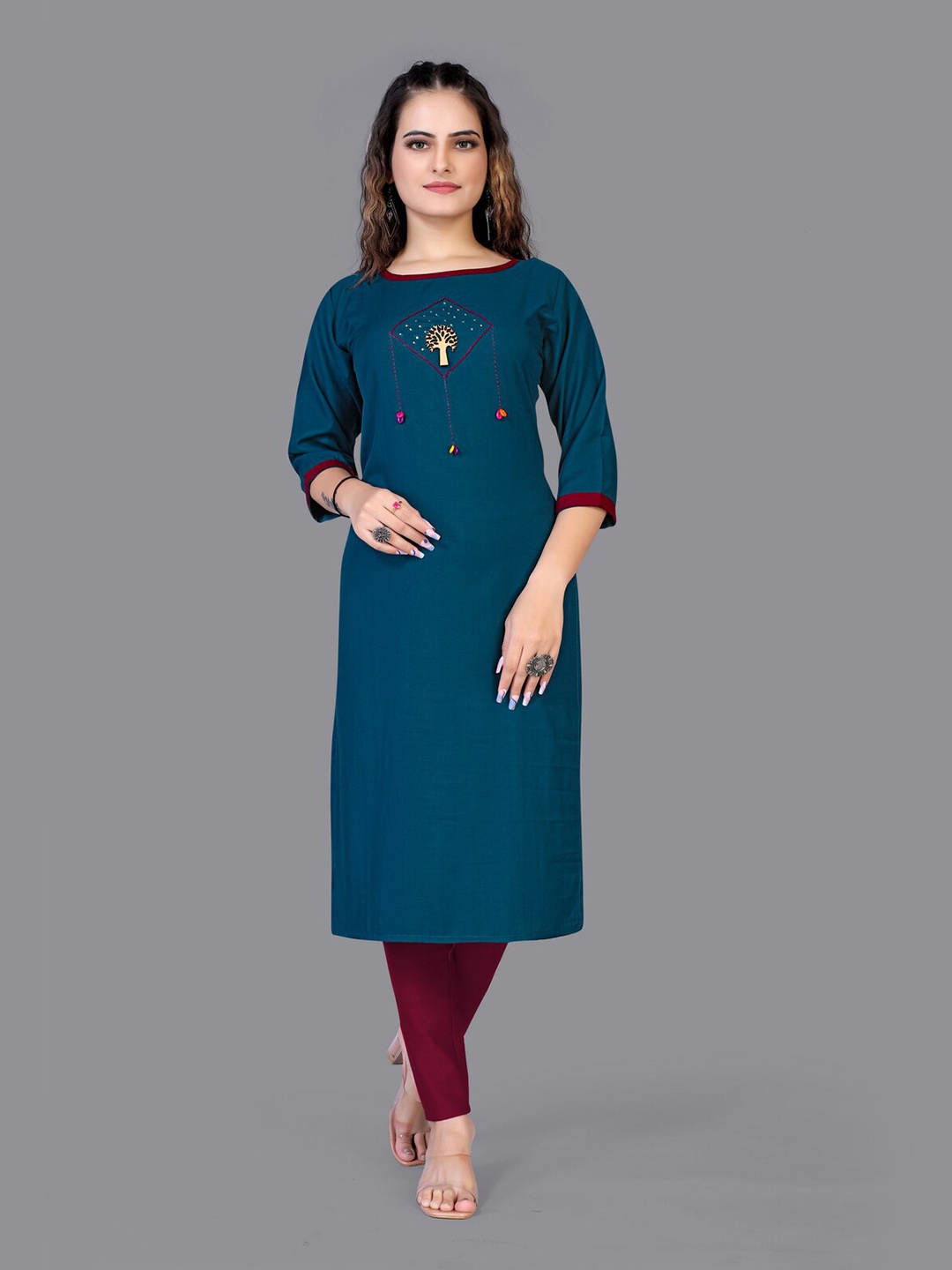 

Fashion FRICKS Women Teal & Maroon Embroidered Thread Work Quirky Kurta