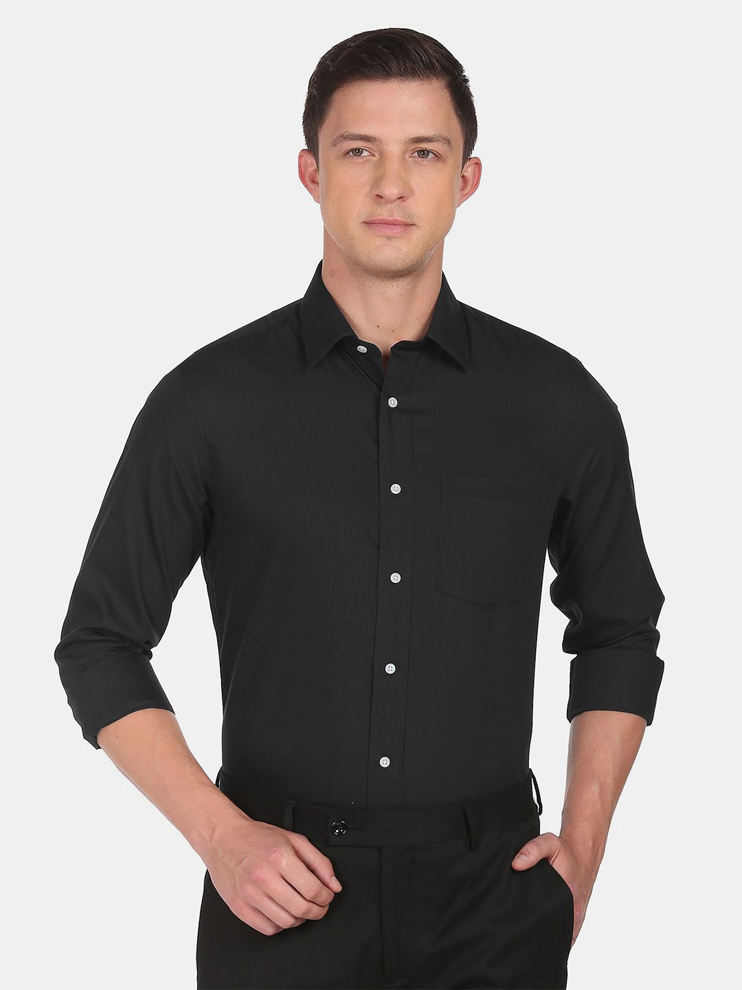 

Arrow Men Black Solid Cotton Slim Fit Formal Shirt