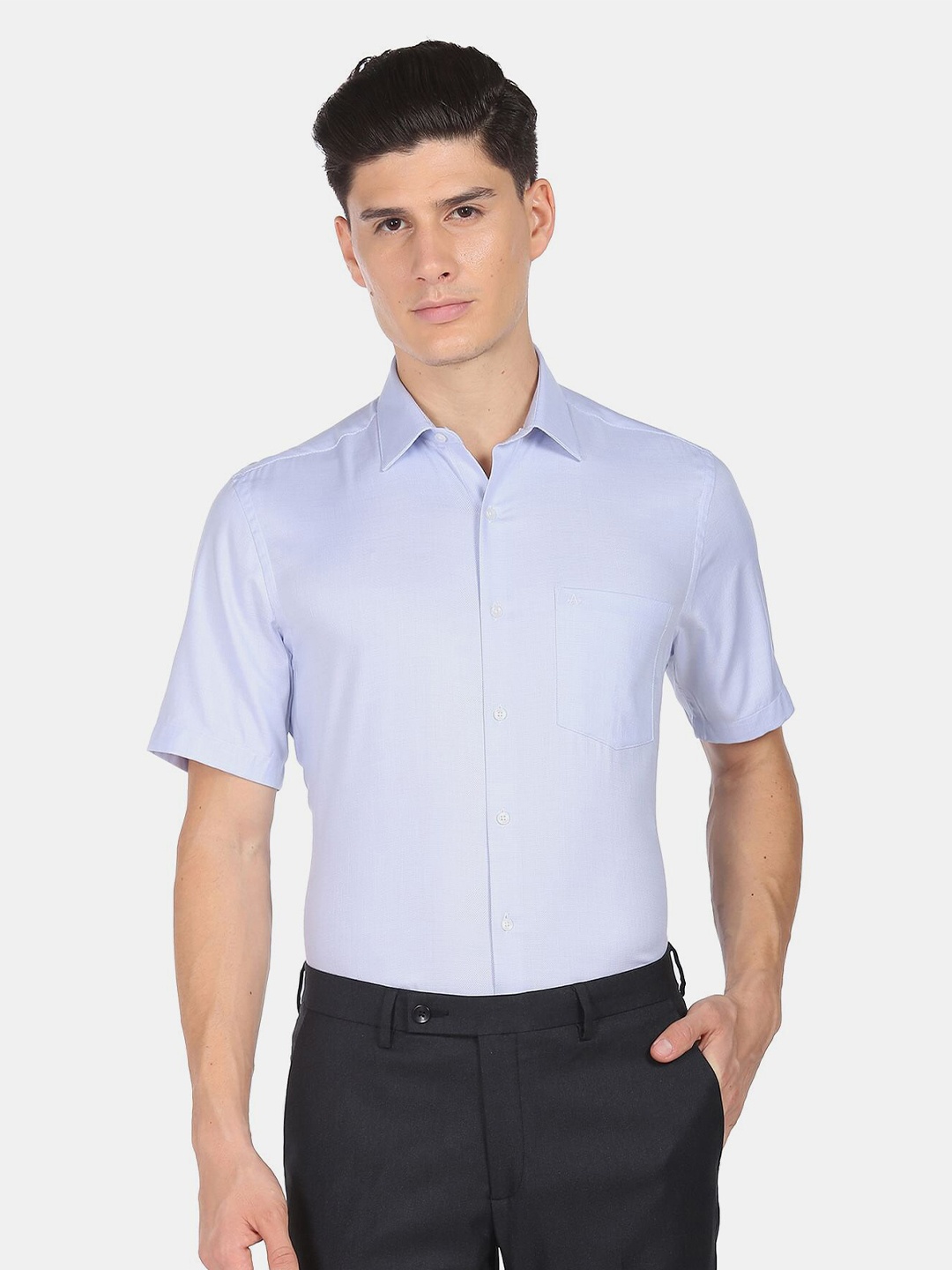 

Arrow Men Blue Solid Regular Fit Short Sleeves Formal Shirt