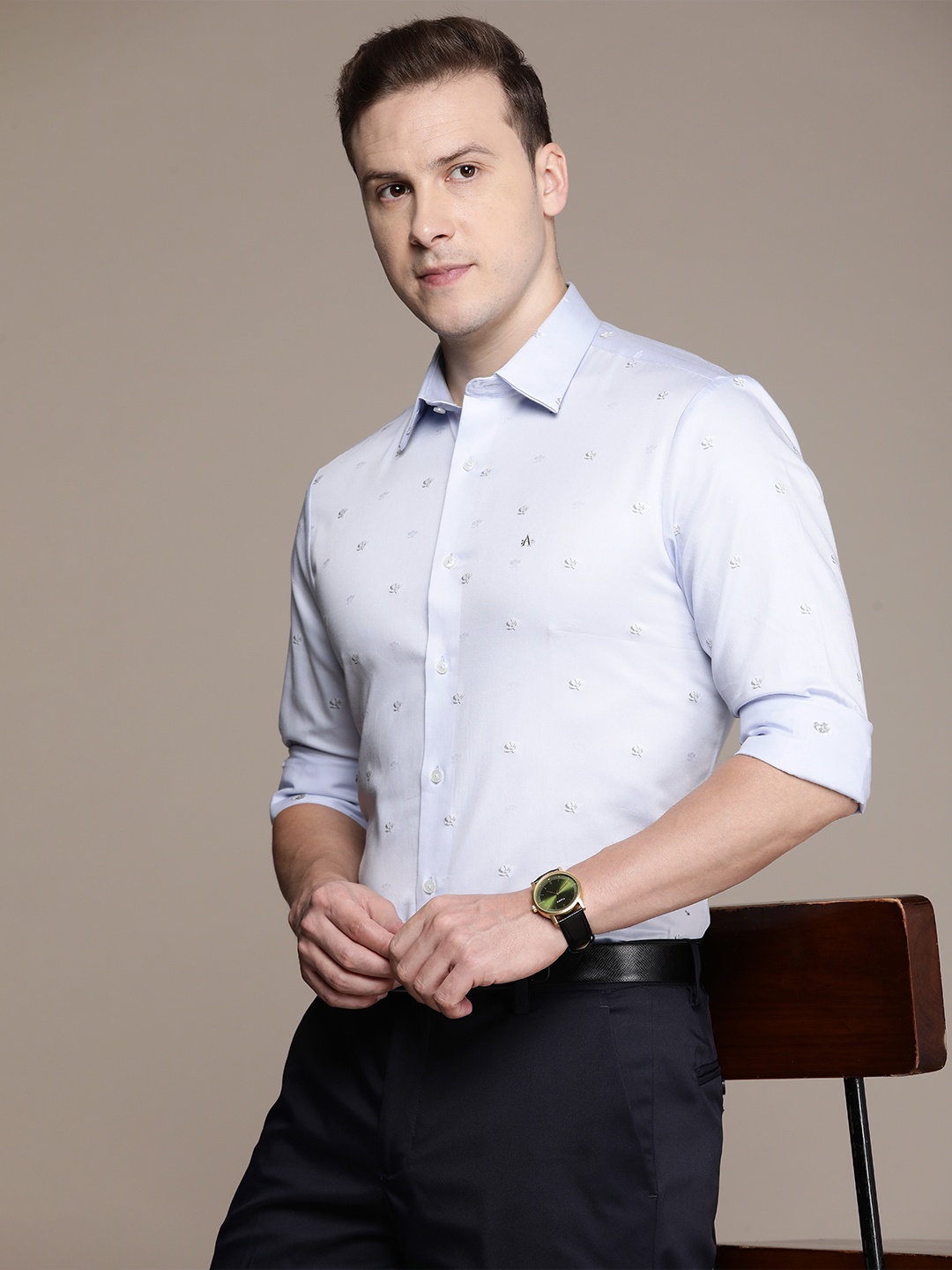 

Arrow Men Blue Floral Printed Cotton Formal Shirt