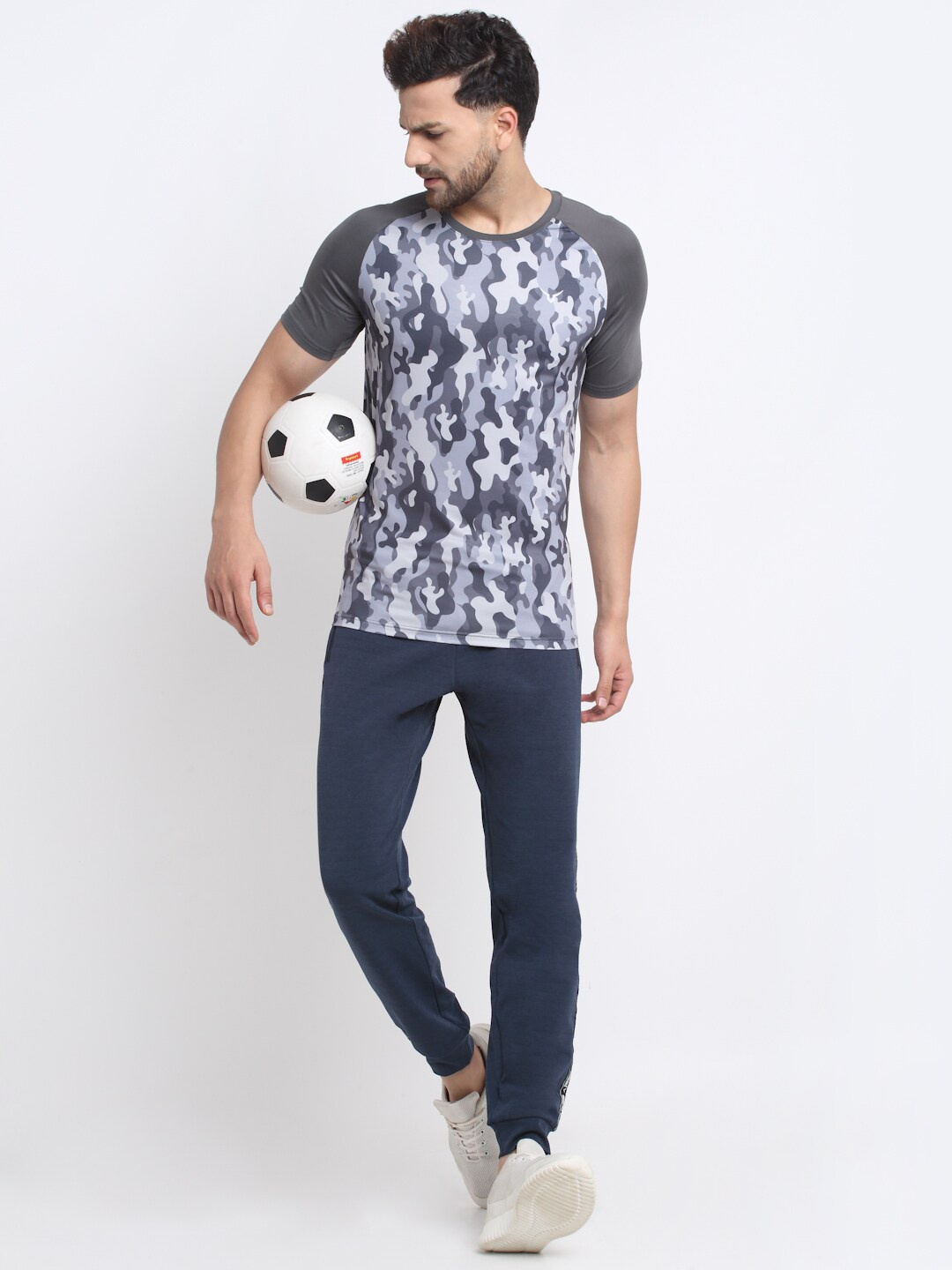 

Invincible Men Camo T-Shirt, Grey