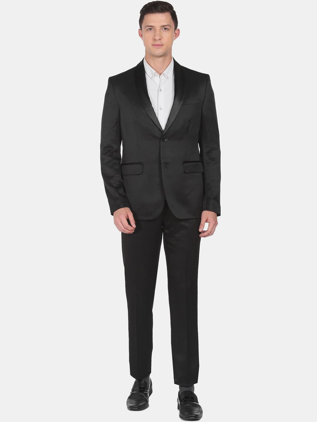 

Arrow Men Black Solid Single-Breasted Two-Piece Suit