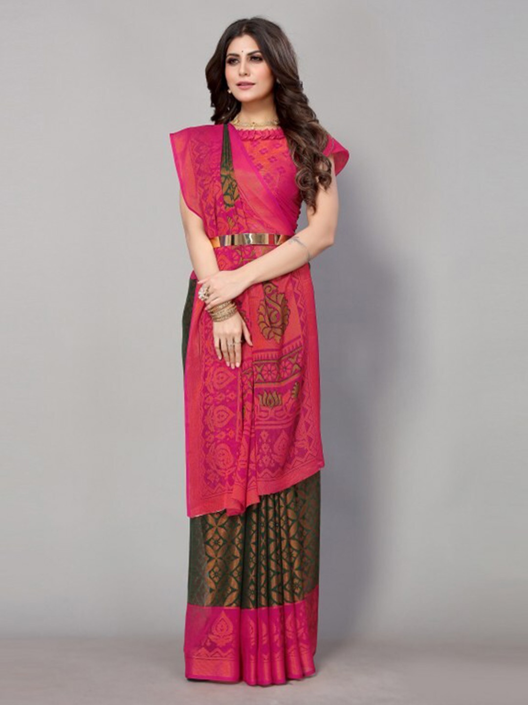 

Yashika Green & Pink Floral Printed Saree
