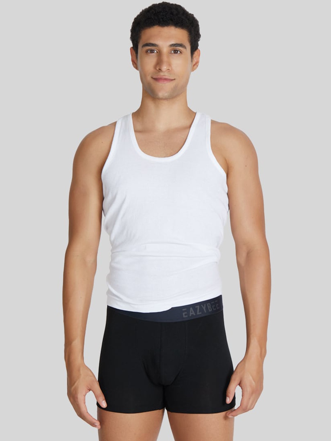 

Eazybee Solid Trunk, Black