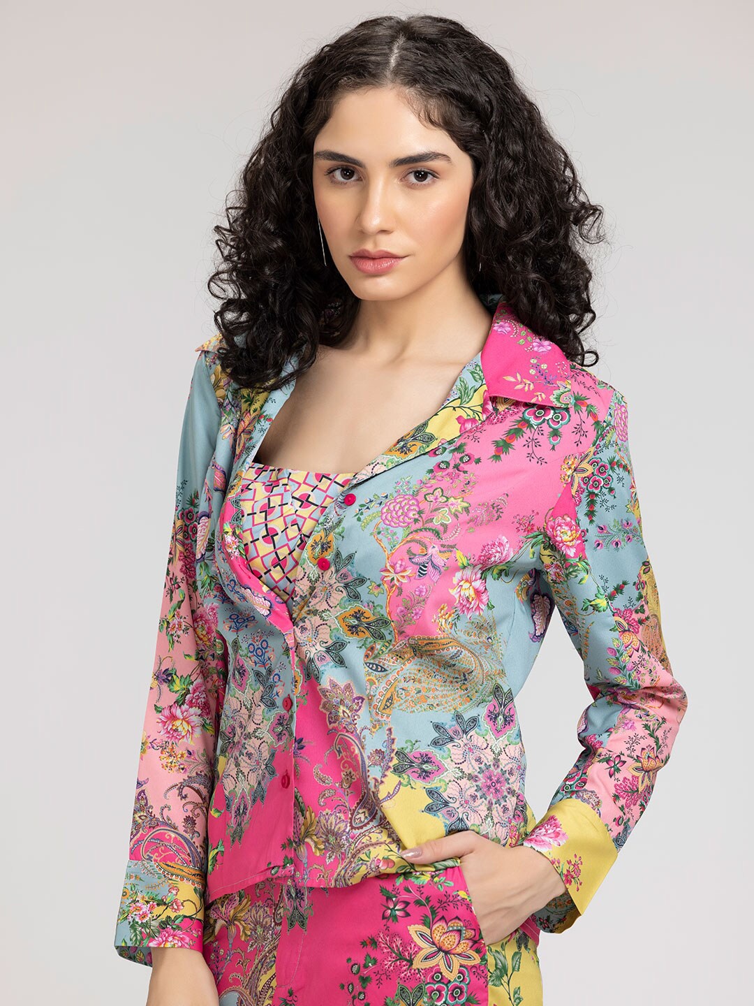 

SHAYE Women Fuchsia Comfort Floral Printed Casual Ramp Up Shirt