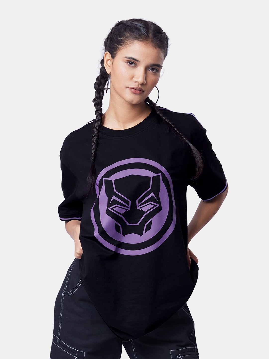 

The Souled Store Women Black Panther Logo Printed Drop-Shoulder Sleeves Loose T-shirt