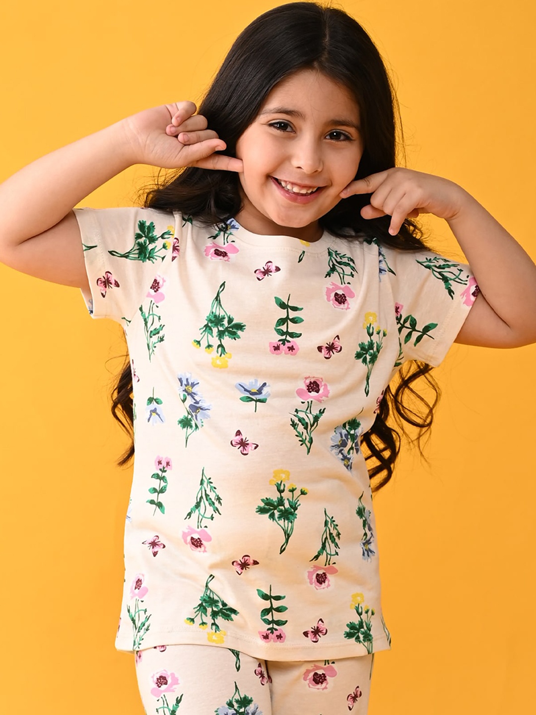 

Anthrilo Girls Off White & Green Printed Pure Cotton Night suit