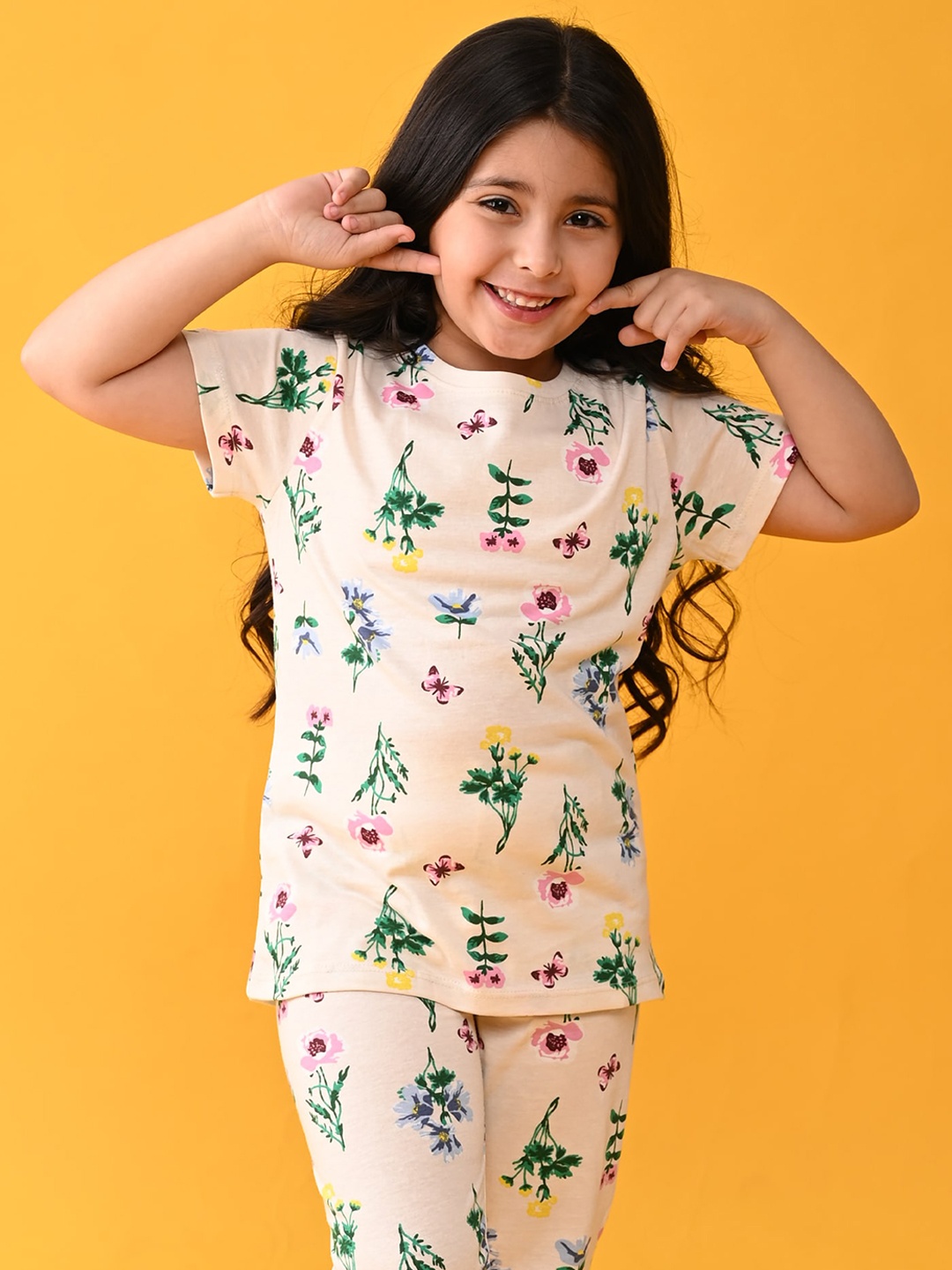 

Anthrilo Girls fw22.3 Off White & Pink Printed Pure Cotton Night suit