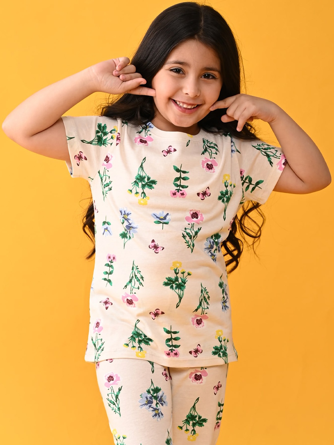 

Anthrilo Girls Off White & Green Printed Pure Cotton Night suit