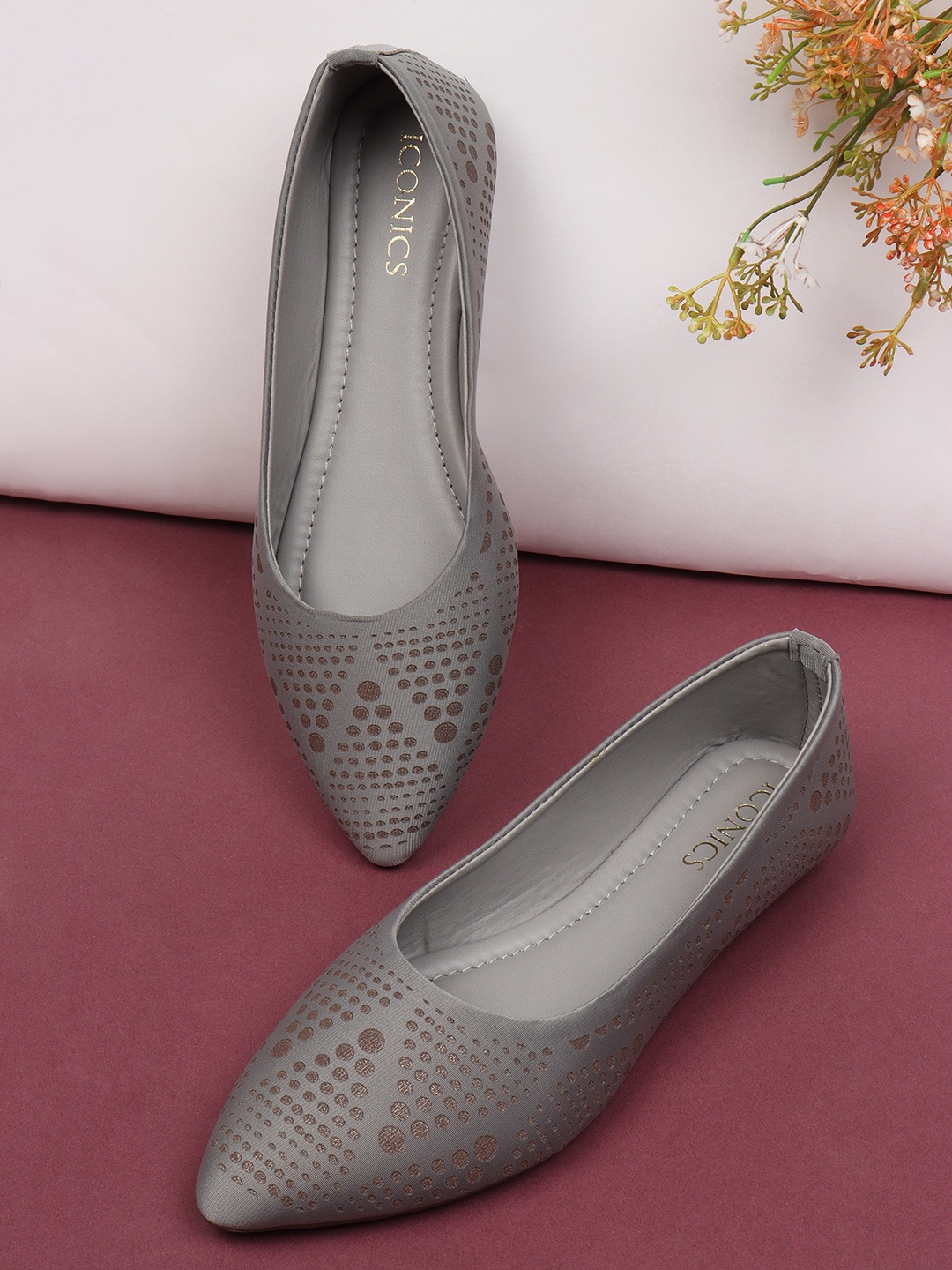 

ICONICS Women Grey Printed Ballerinas Flats