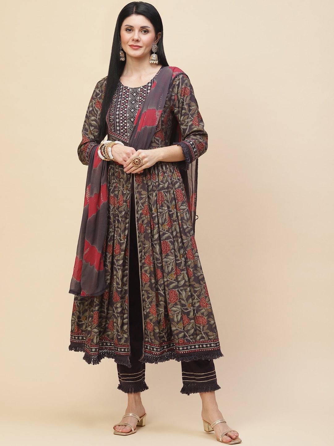 

Meena Bazaar Women Grey Floral Printed Kurta with Trousers & With Dupatta