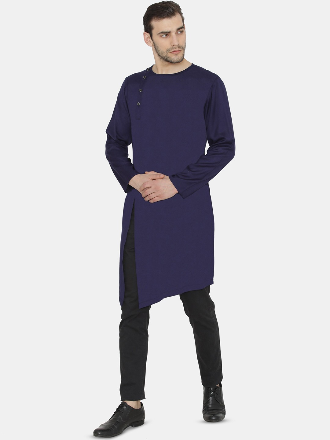 

Raas Men Round Neck Kurta, Navy blue