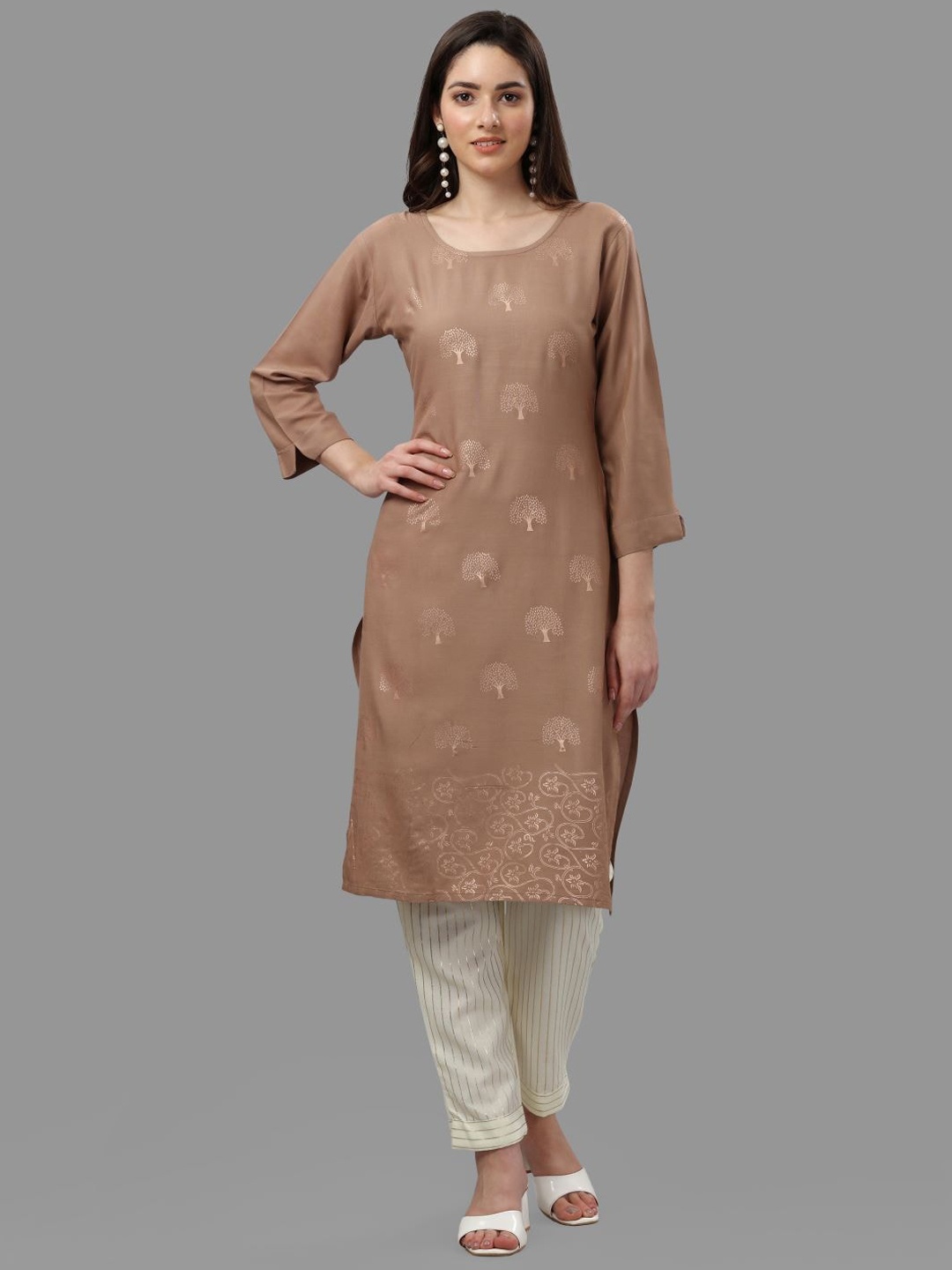 

GUFRINA Women Brown Floral Printed Kurta with Trousers