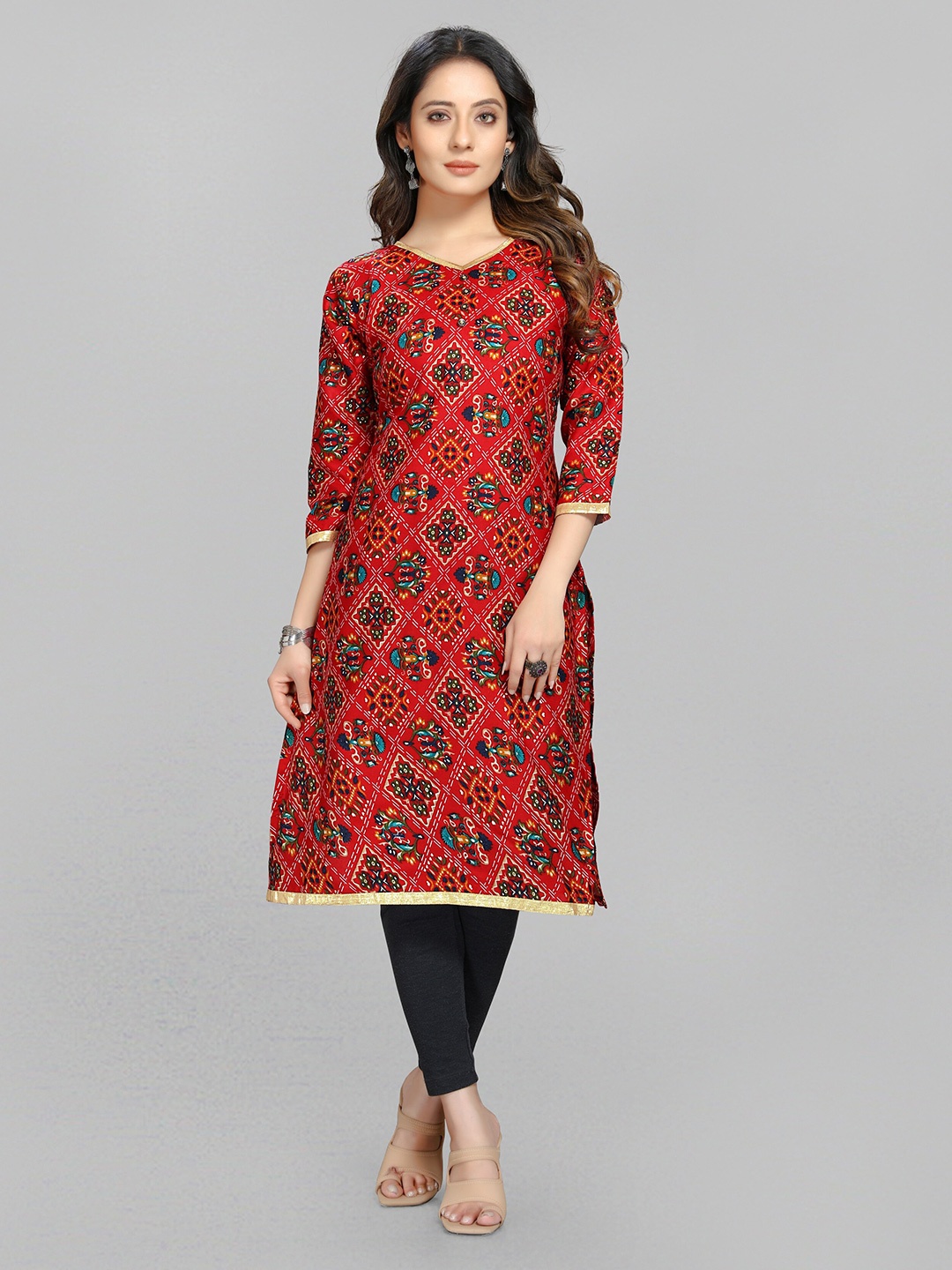 

Fashion FRICKS Women Maroon & Gold-Toned Floral Printed Cotton Kurta