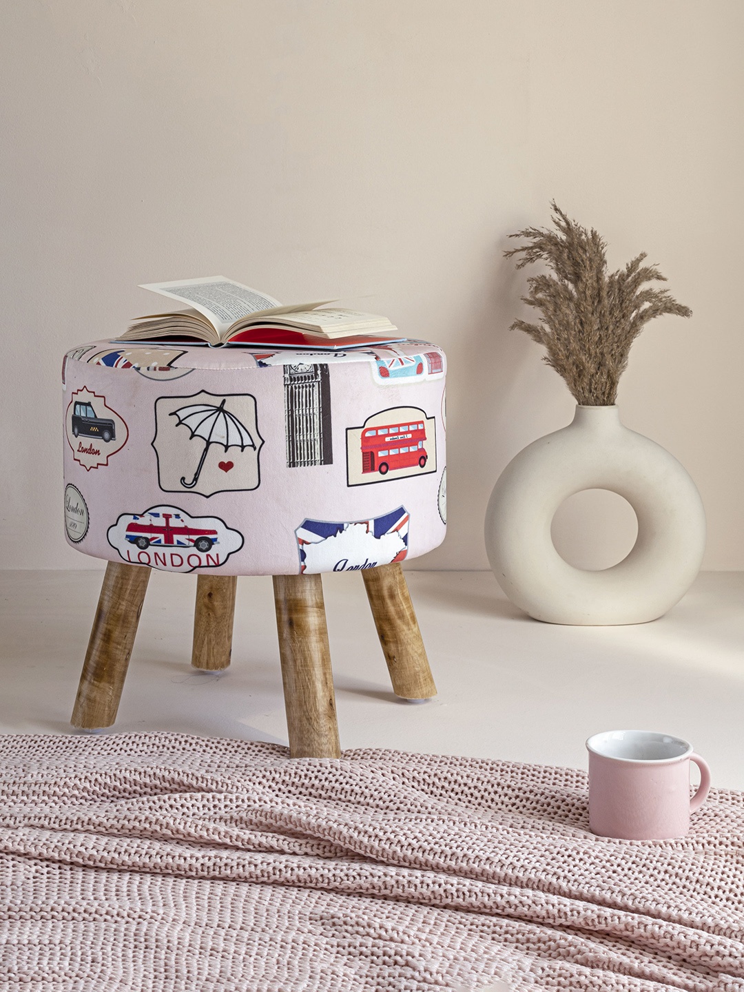 

Clasiko Beige & White London Theme Printed Ottomans