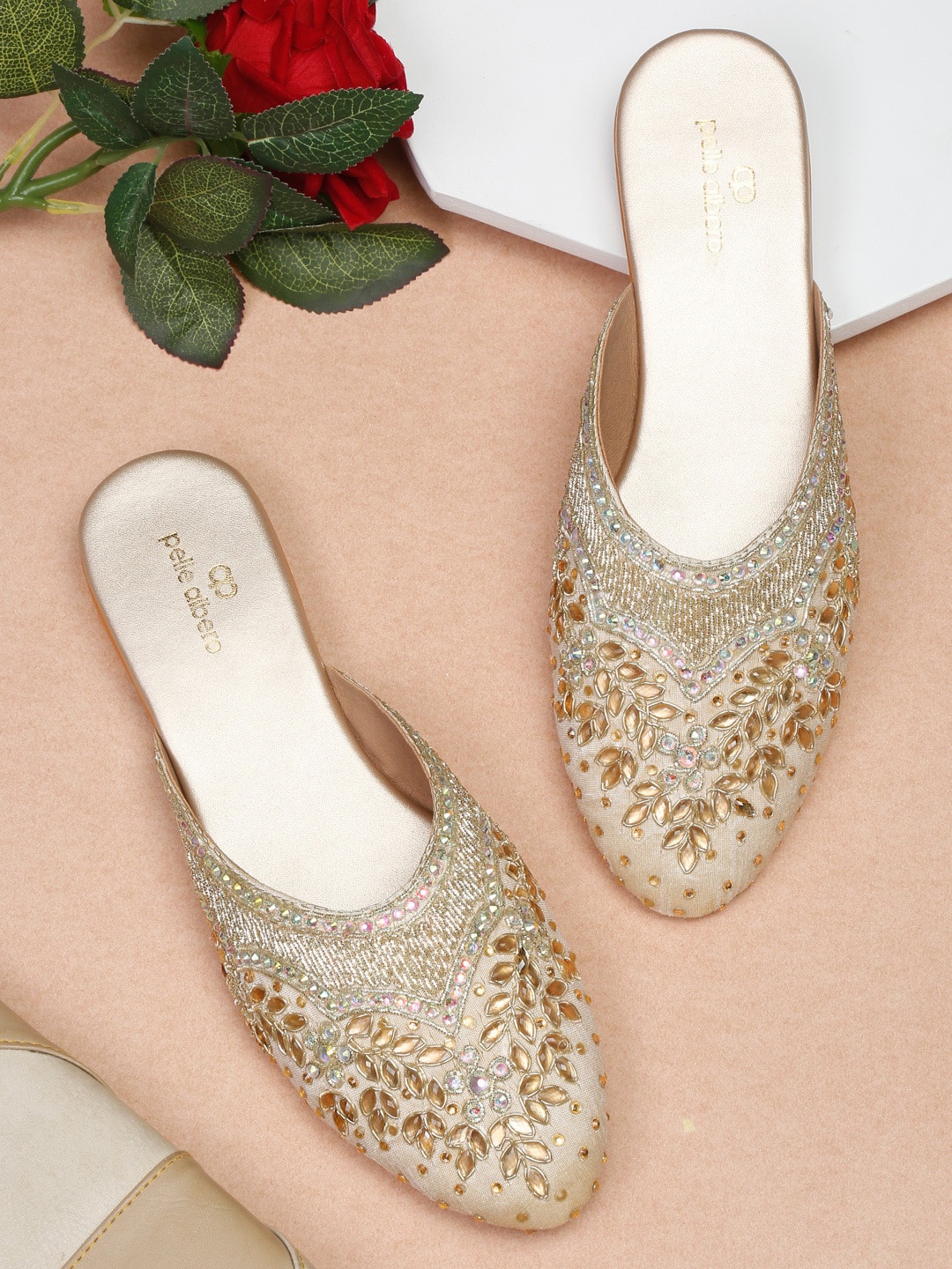 

pelle albero Women Gold-Toned Embellished Ethnic Mules Flats