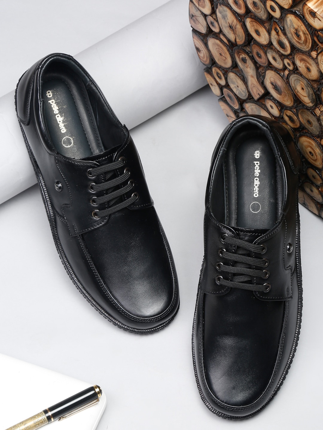 

pelle albero Men Black Solid Lace-Up Formal Derby