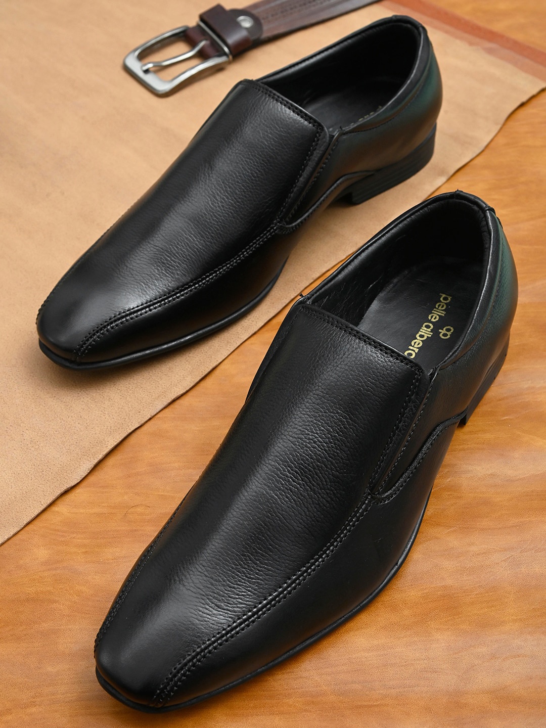 

pelle albero Men Black Solid Leather Formal Slip-On