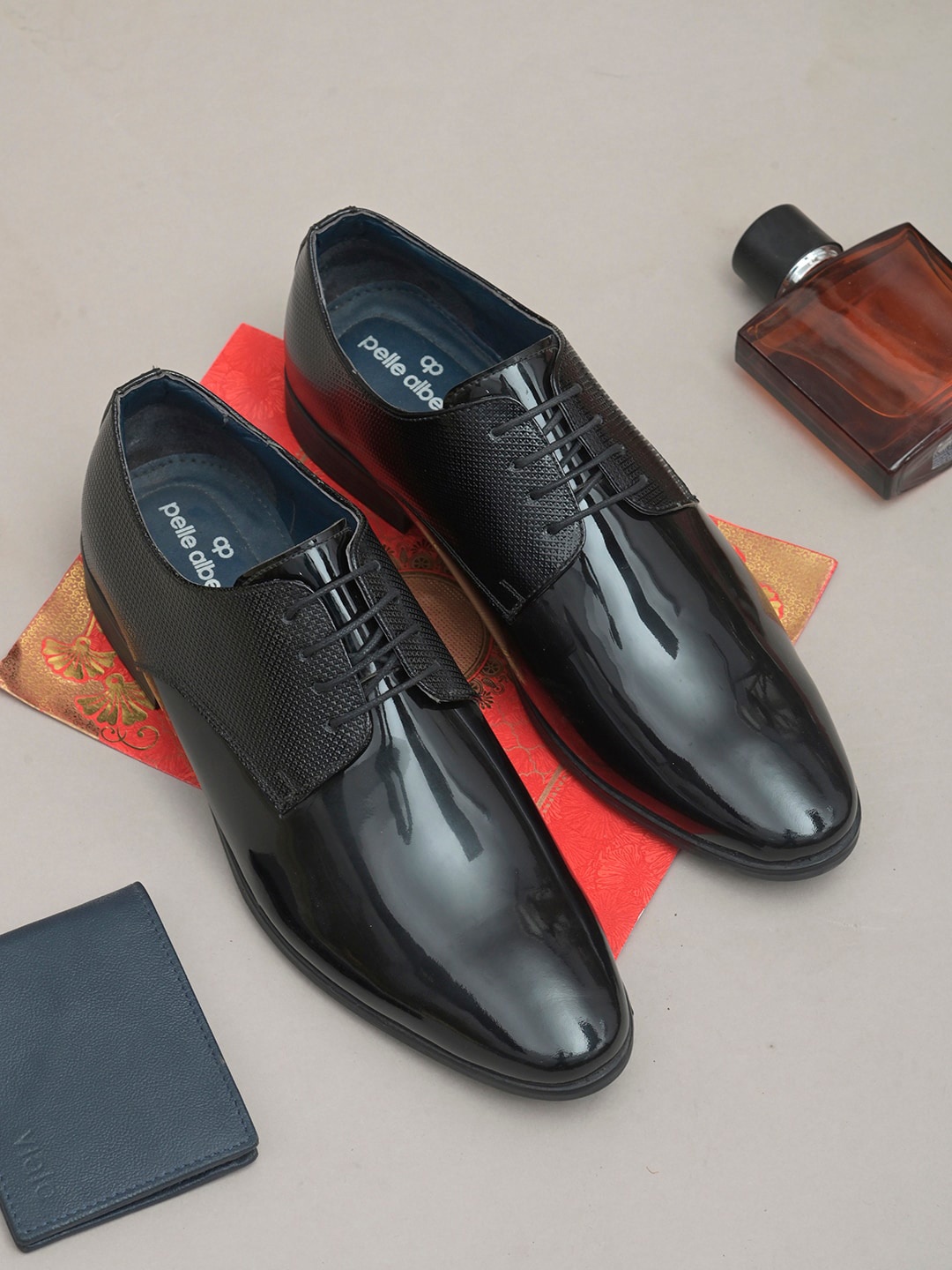 

pelle albero Men Black Solid Formal Derbys
