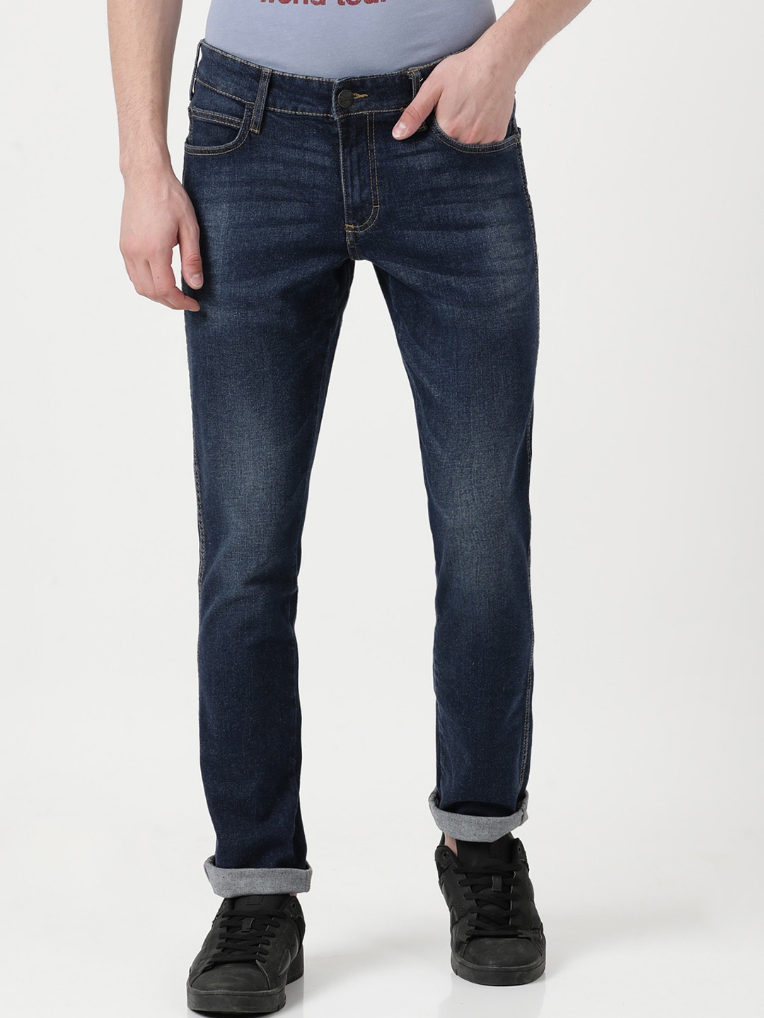 

Wrangler Men Blue Cotton Skanders Slim Fit Low-Rise Heavy Fade Stretchable Jeans