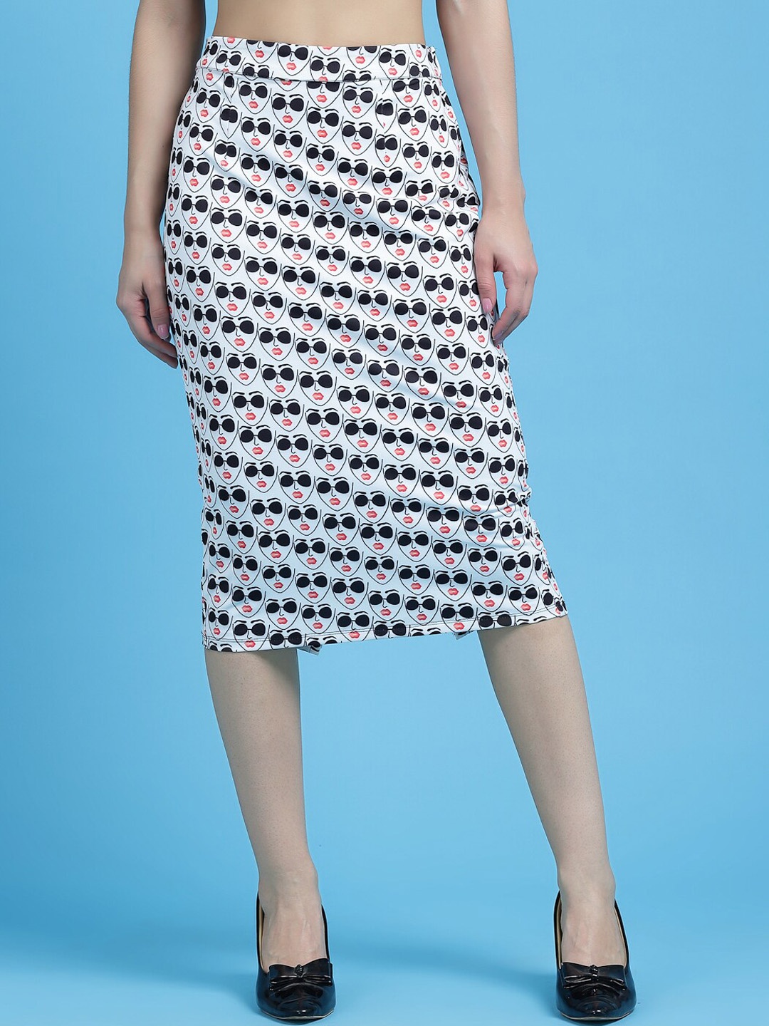 

KASSUALLY Women White Graphic Printed Skirts