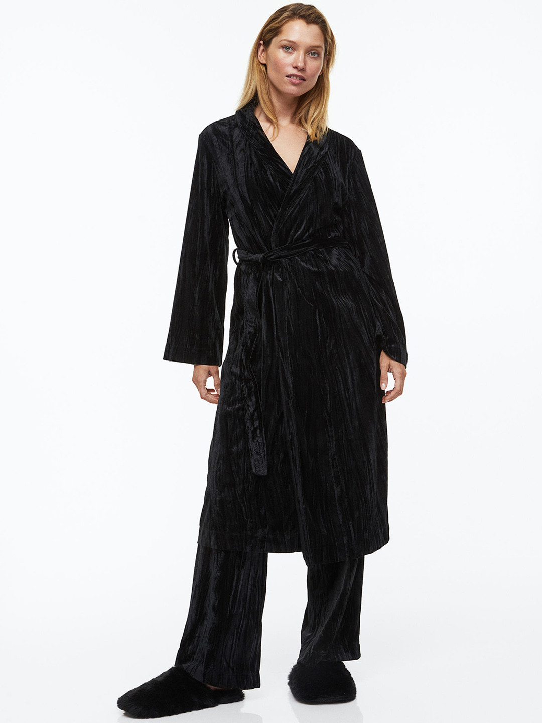 

H&M Women Black Velour Dressing Gown